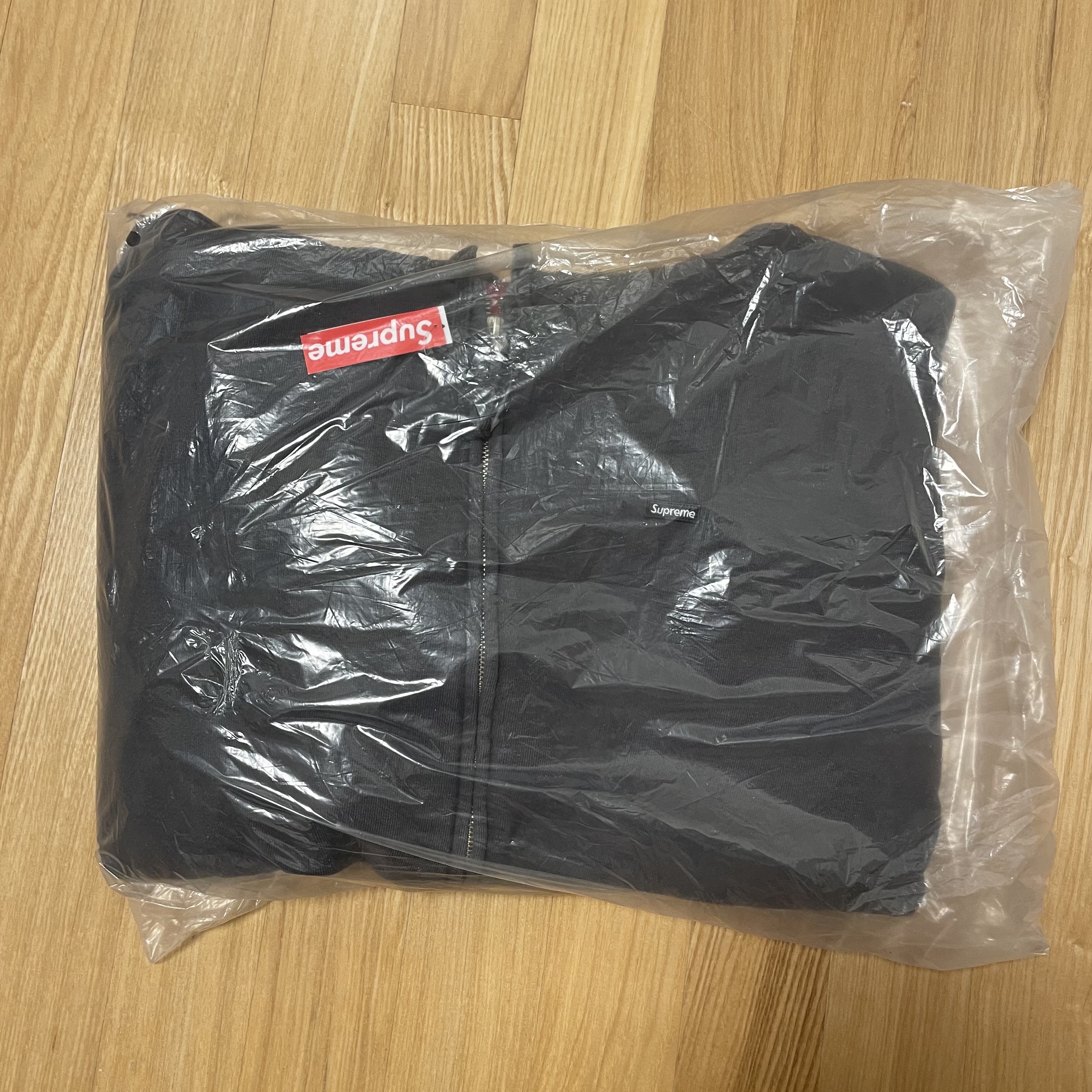 Supreme Overdyed Small Box Zip Up Hooded Sweatshirt Black - 24SS 착용 스타일 - 3