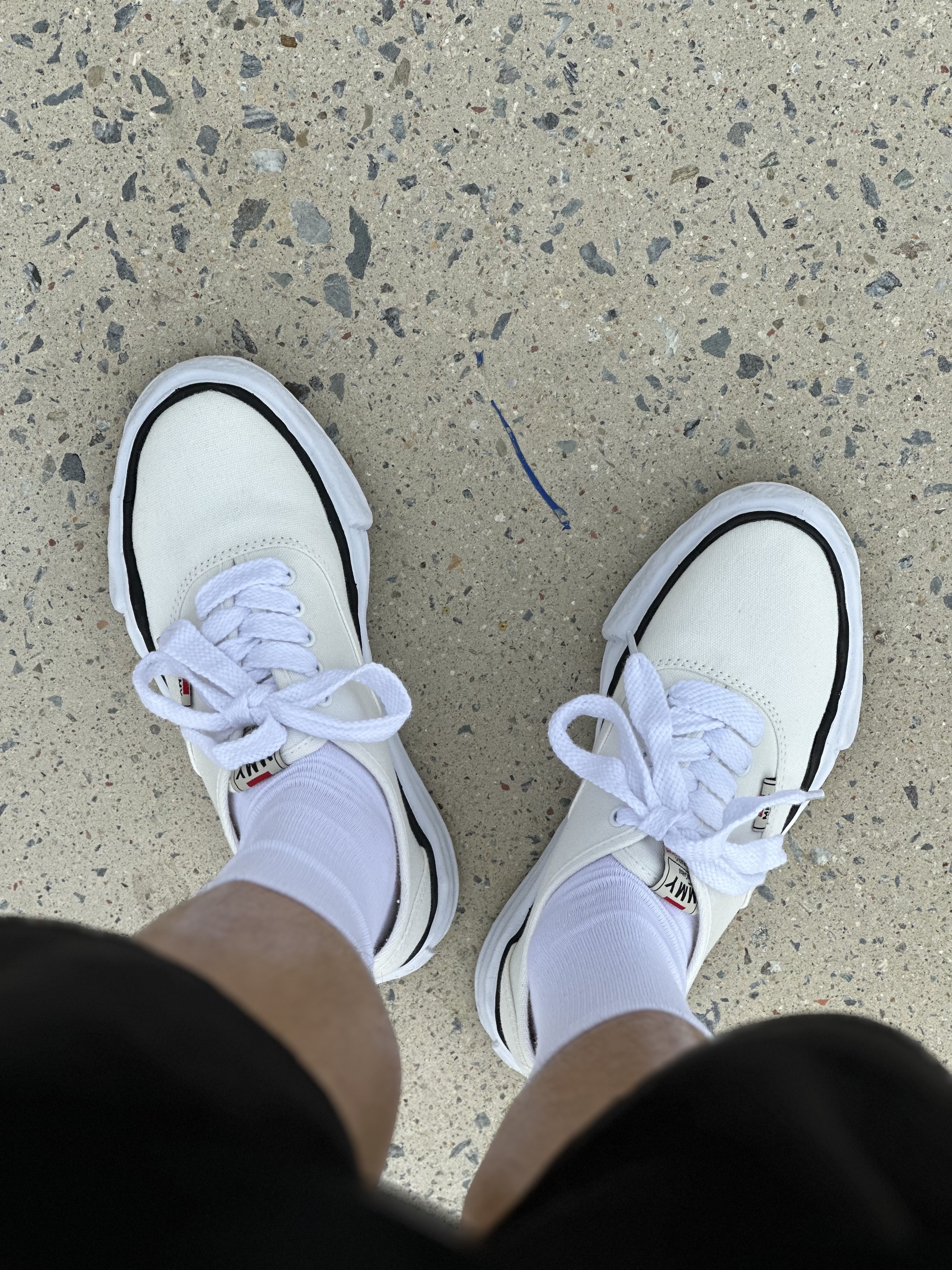 Maison Mihara Yasuhiro Baker OG Sole Canvas Low Cut Sneakers White 착용 스타일