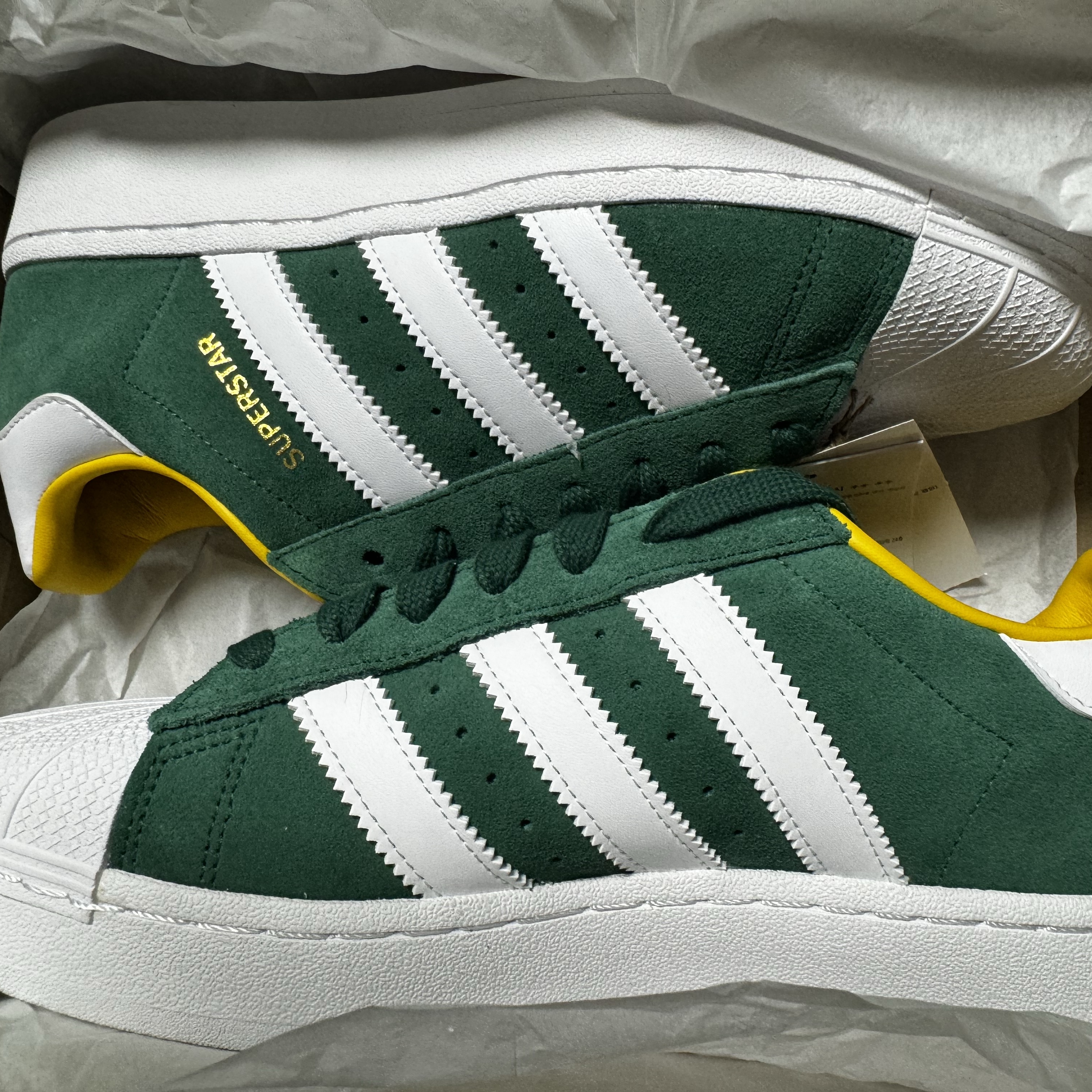 Adidas Superstar XLG Collegiate Green Cloud White 착용 스타일 - 2