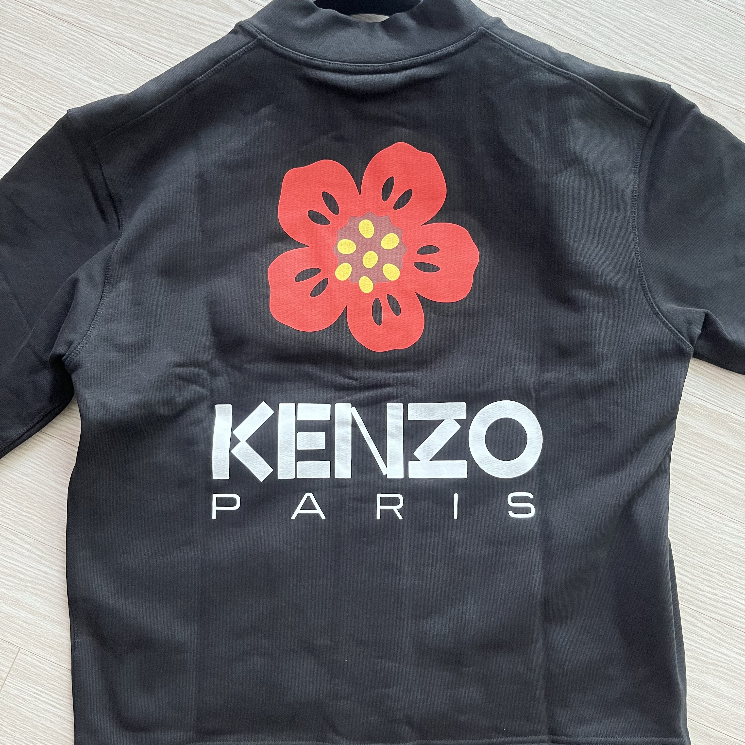 Kenzo Boke Flower Cardigan Black 착용 스타일 - 2