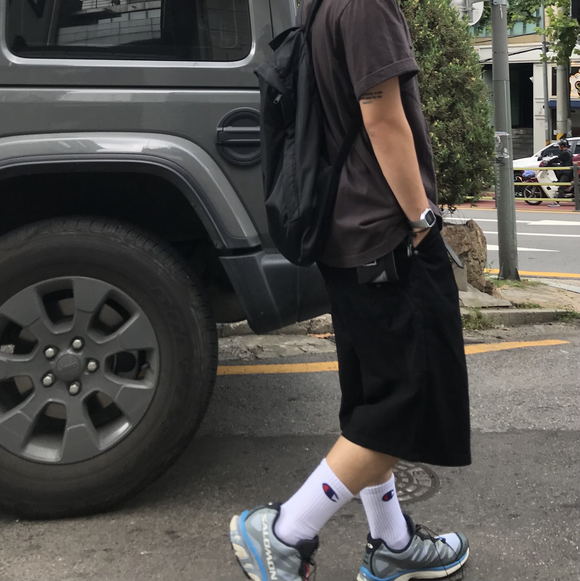 Salomon XT-4 Stormy Weather 착용 스타일 - 1