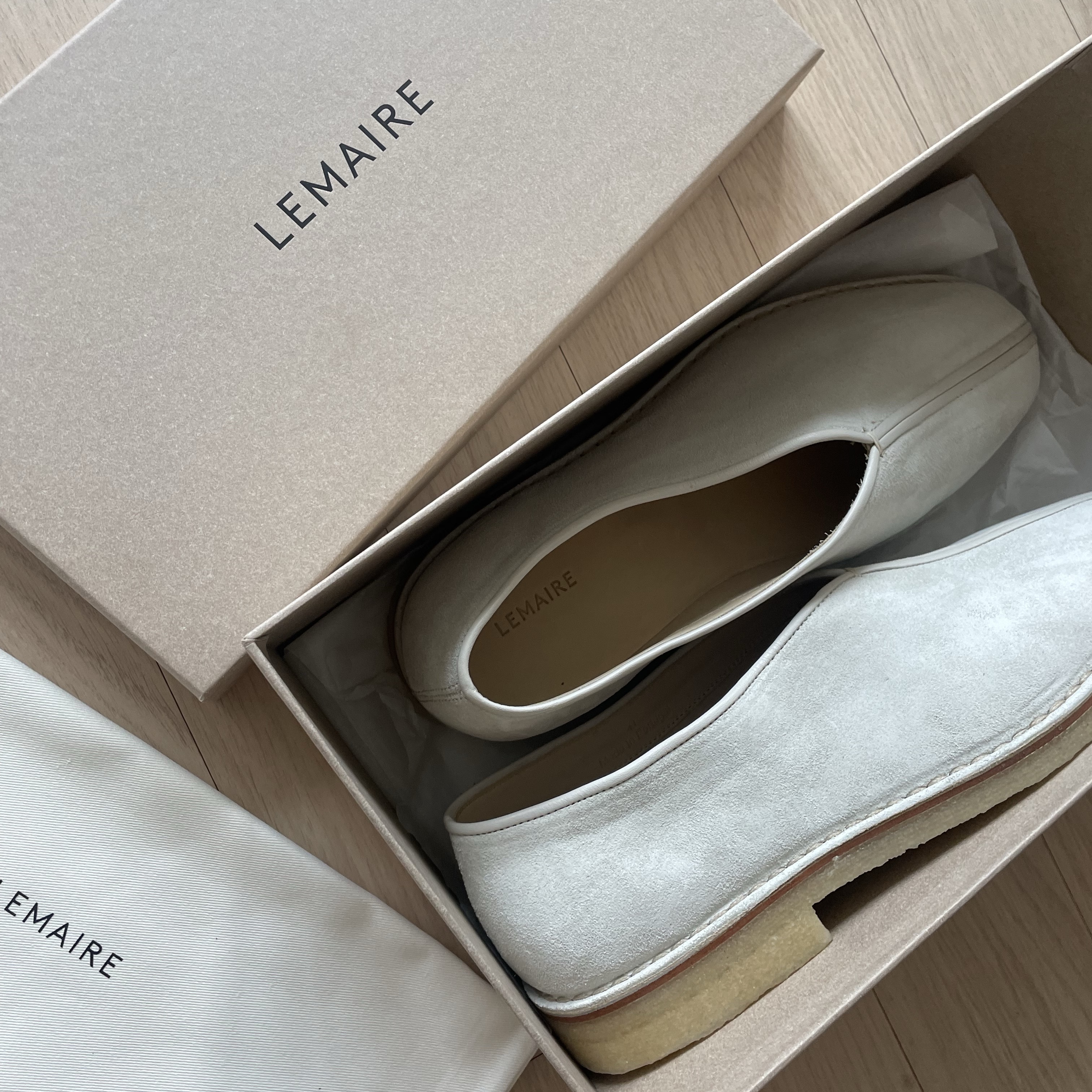 Lemaire Piped Slippers Duffle Beige - Ssense Exclusive 착용 스타일 - 1