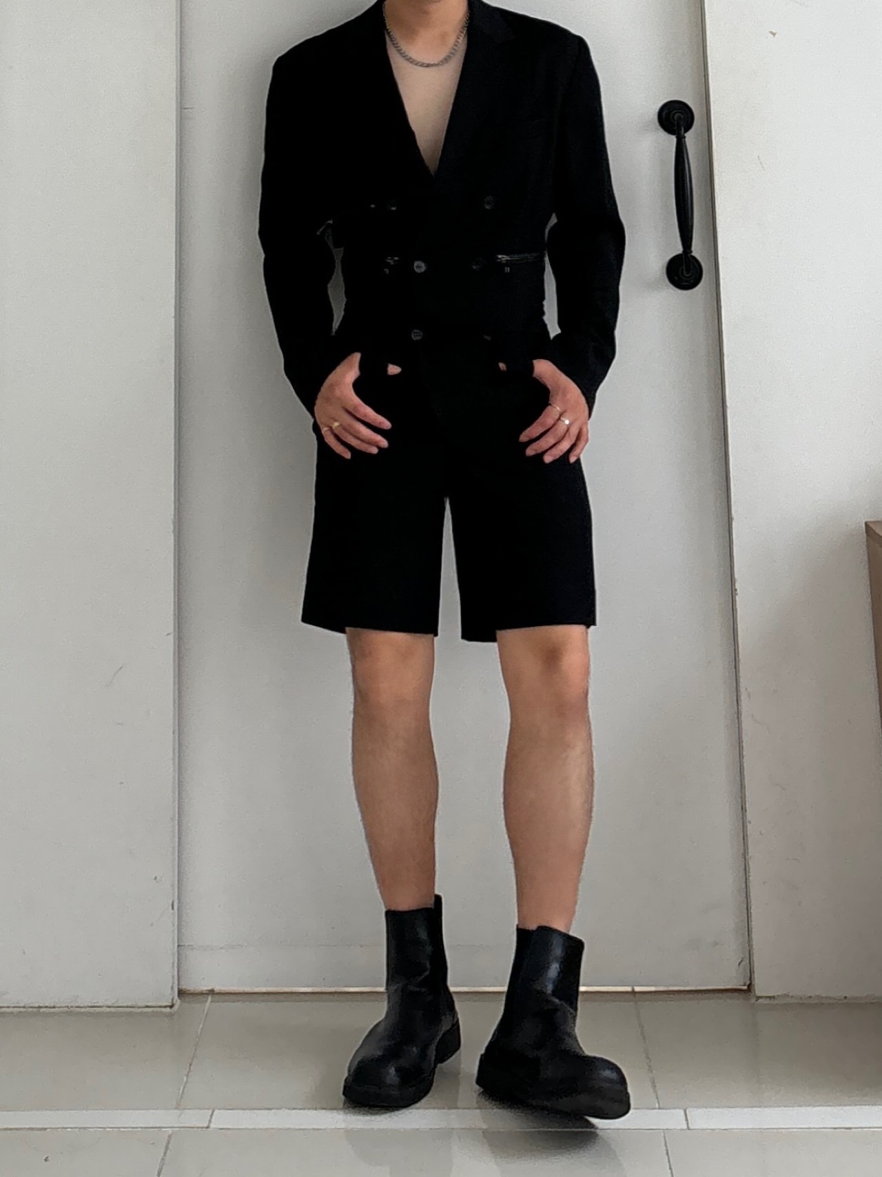 Dr. Martens 2976 Mono Smooth Leather Chelsea Boots Black 착용 스타일 - 5