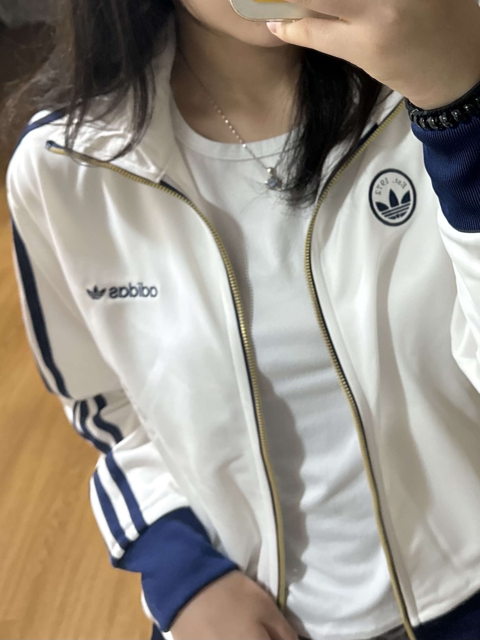 (W) Adidas Firebird Badge Track Top Cloud White - KR Sizing 착용 스타일 - 1