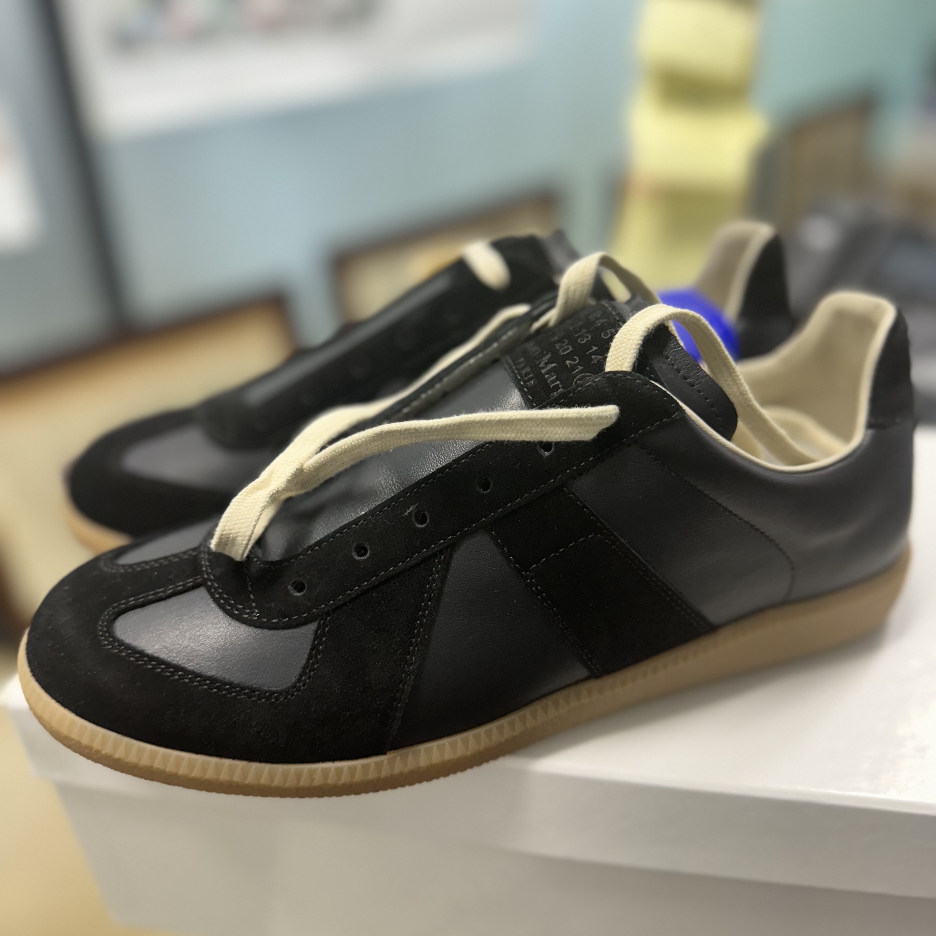 Maison Margiela Calfskin Replica Sneakers Black 착용 스타일