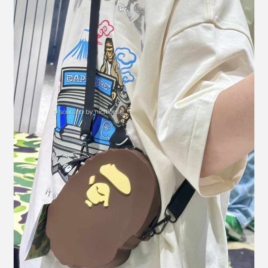 BAPE Ape Head Silicon Shoulder Bag Brown 착용 스타일