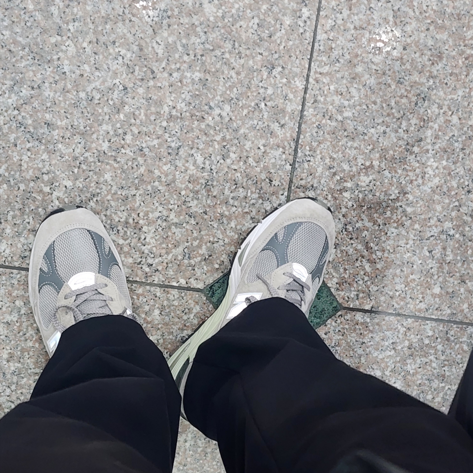 New Balance 991 Made in UK Grey 착용 스타일 - 4
