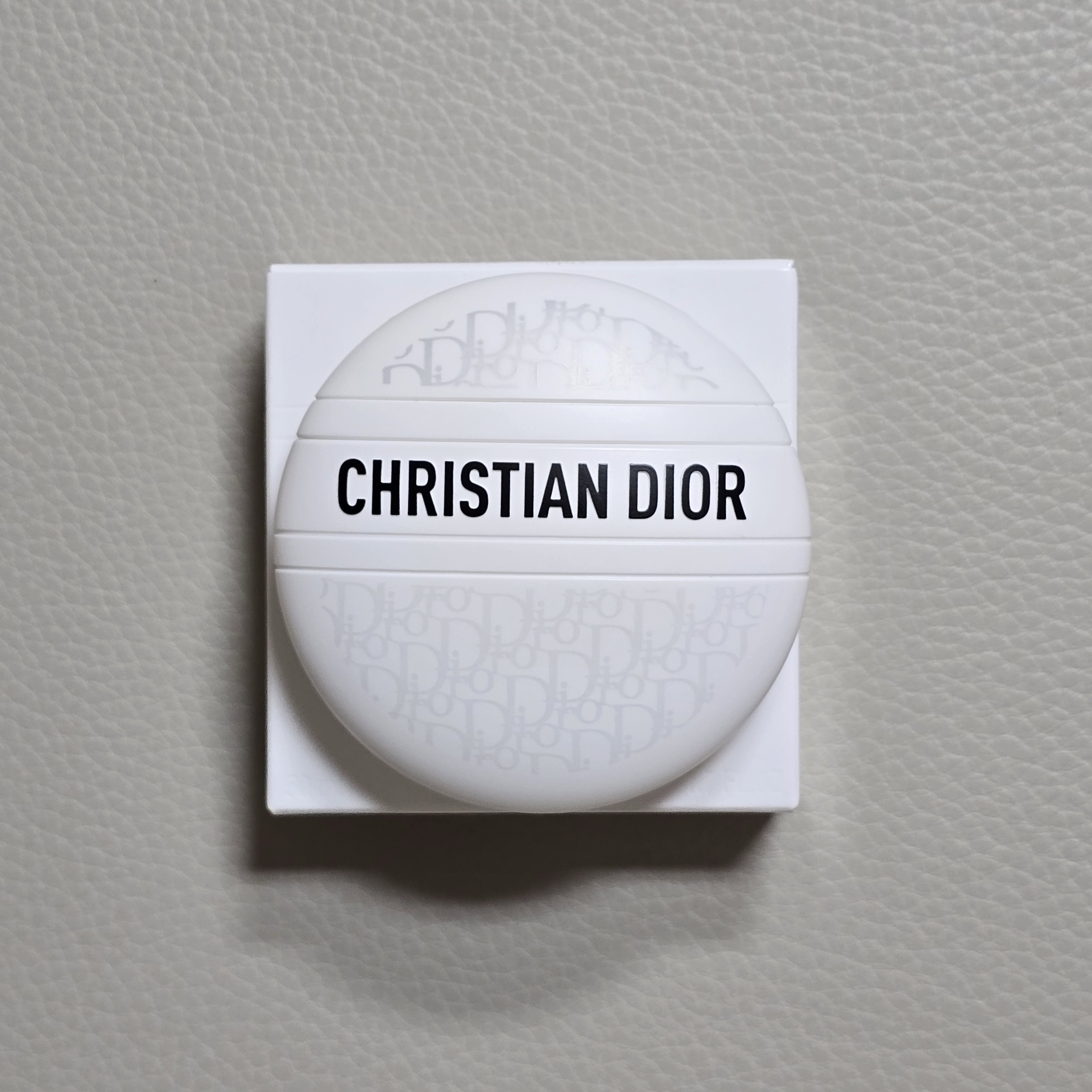 Dior New Dior Le Baume Hand Cream 50ml 착용 스타일 - 2