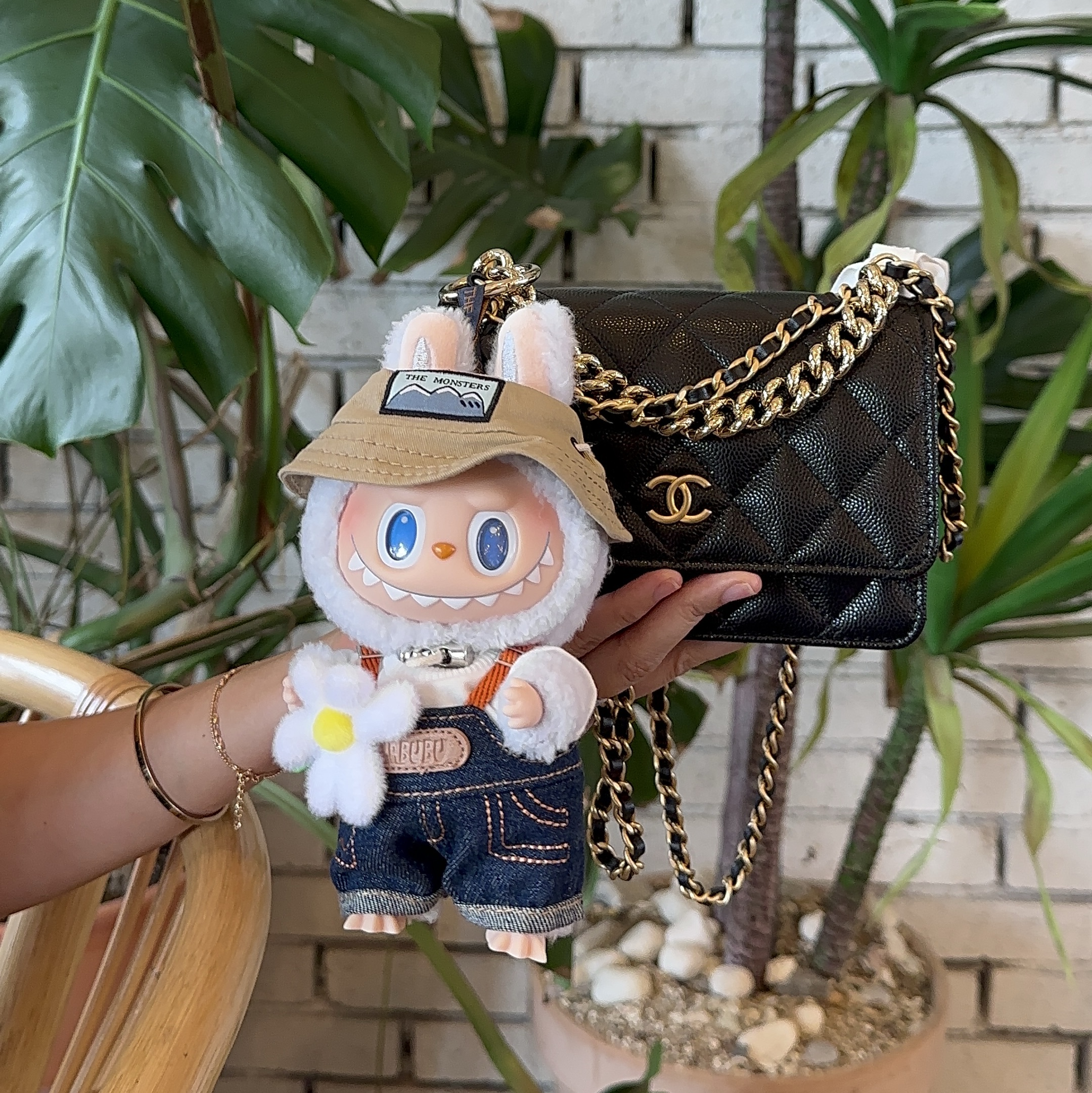 Pop Mart Fall In Wild Labubu Series Toy Keyring 착용 스타일