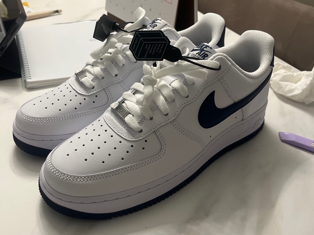 Nike Air Force 1 '07 White Midnight Navy 착용 스타일