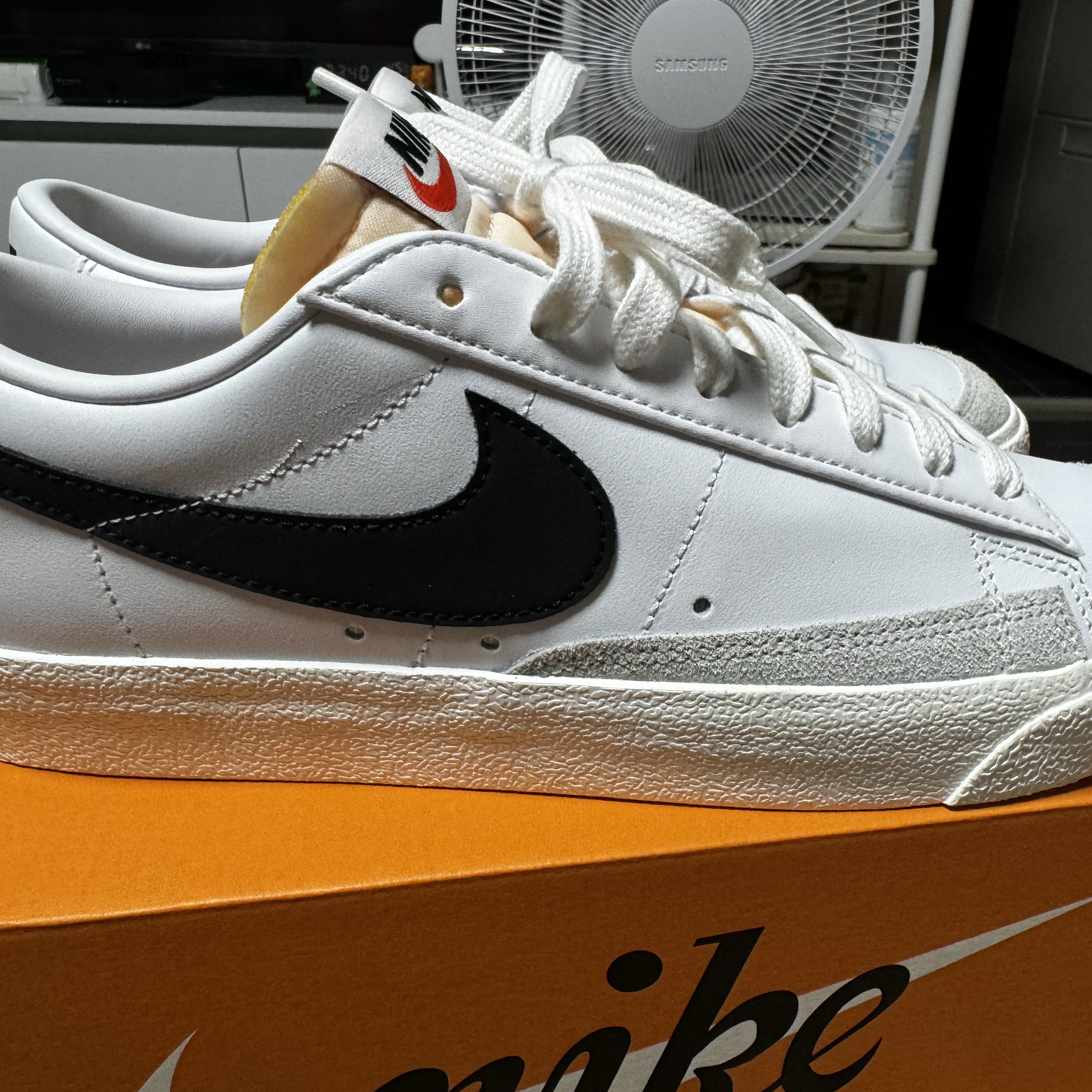 Nike Blazer Low '77 Vintage Black 착용 스타일 - 4