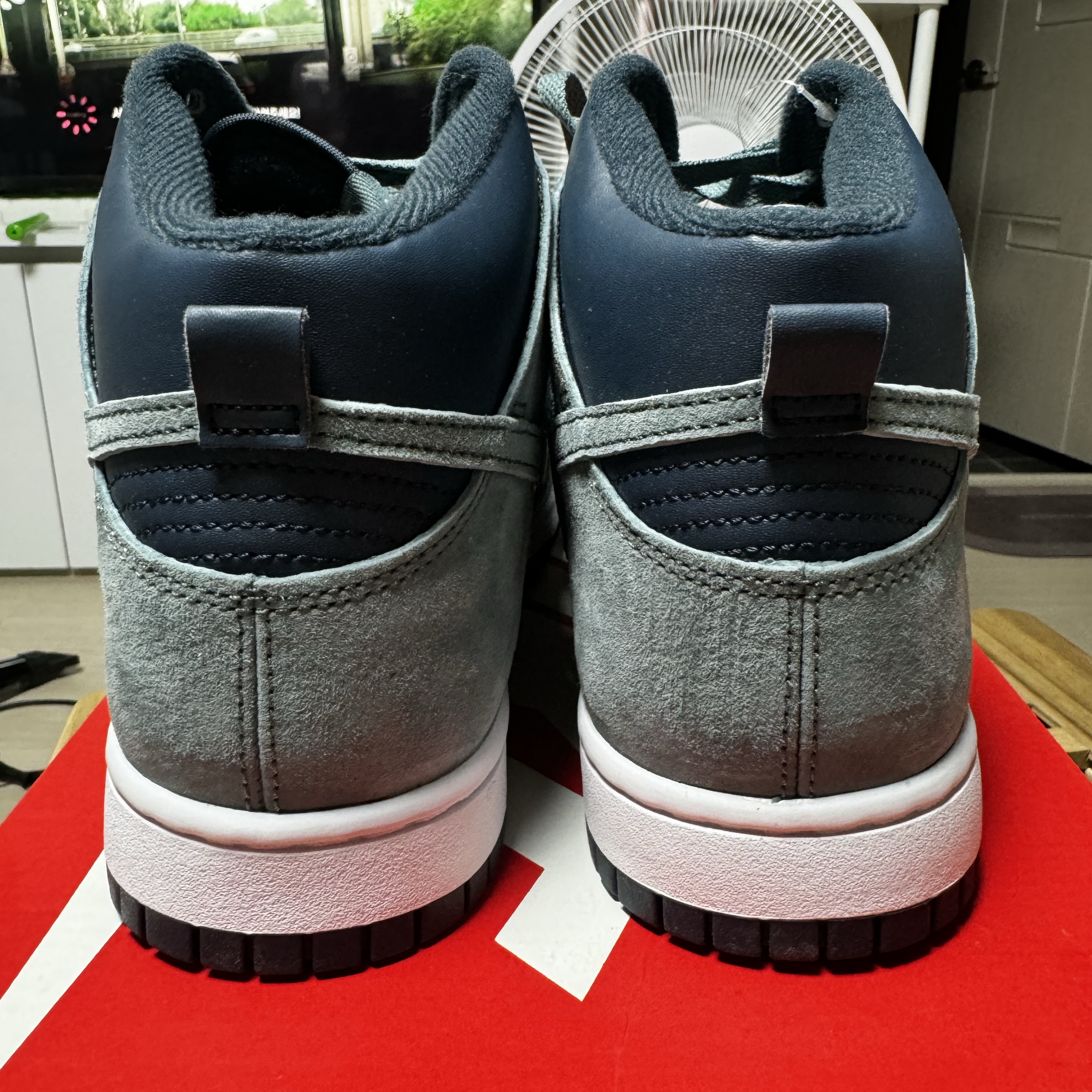 Nike Dunk High Retro PRM Armory Navy and Mineral Slate 착용 스타일 - 5