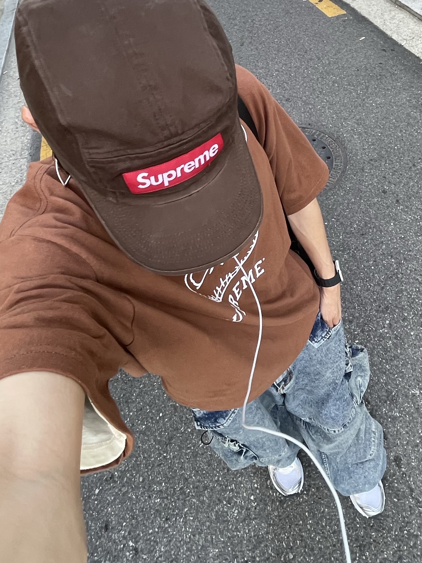 (W) Asics Gel-Kayano 14 White Midnight, Supreme Skeleton T-Shirt Brown - 23FW 착용 스타일 - 5