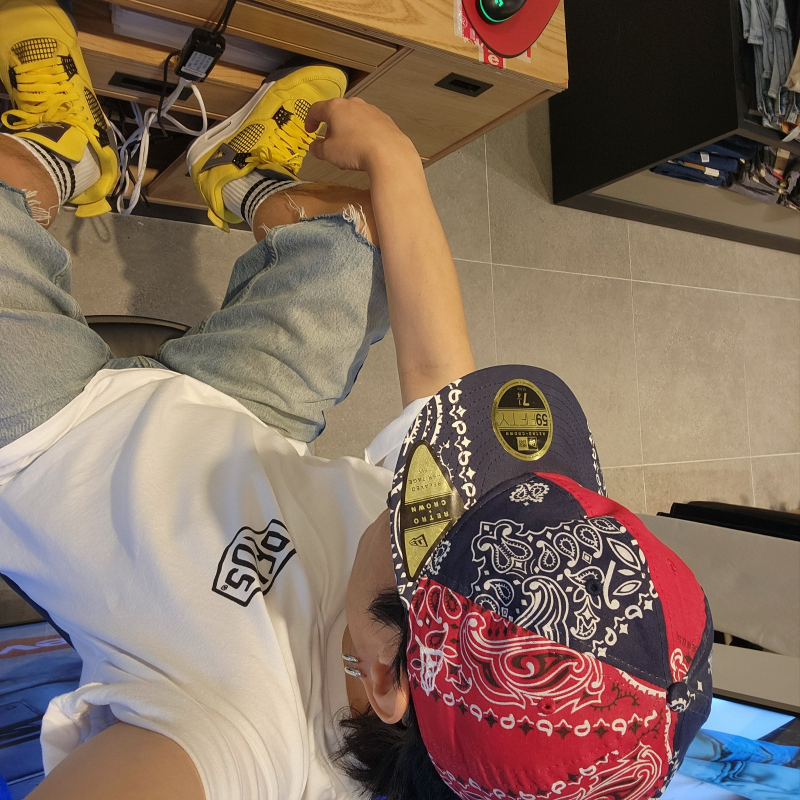 Jordan 4 Retro Tour Yellow 착용 스타일