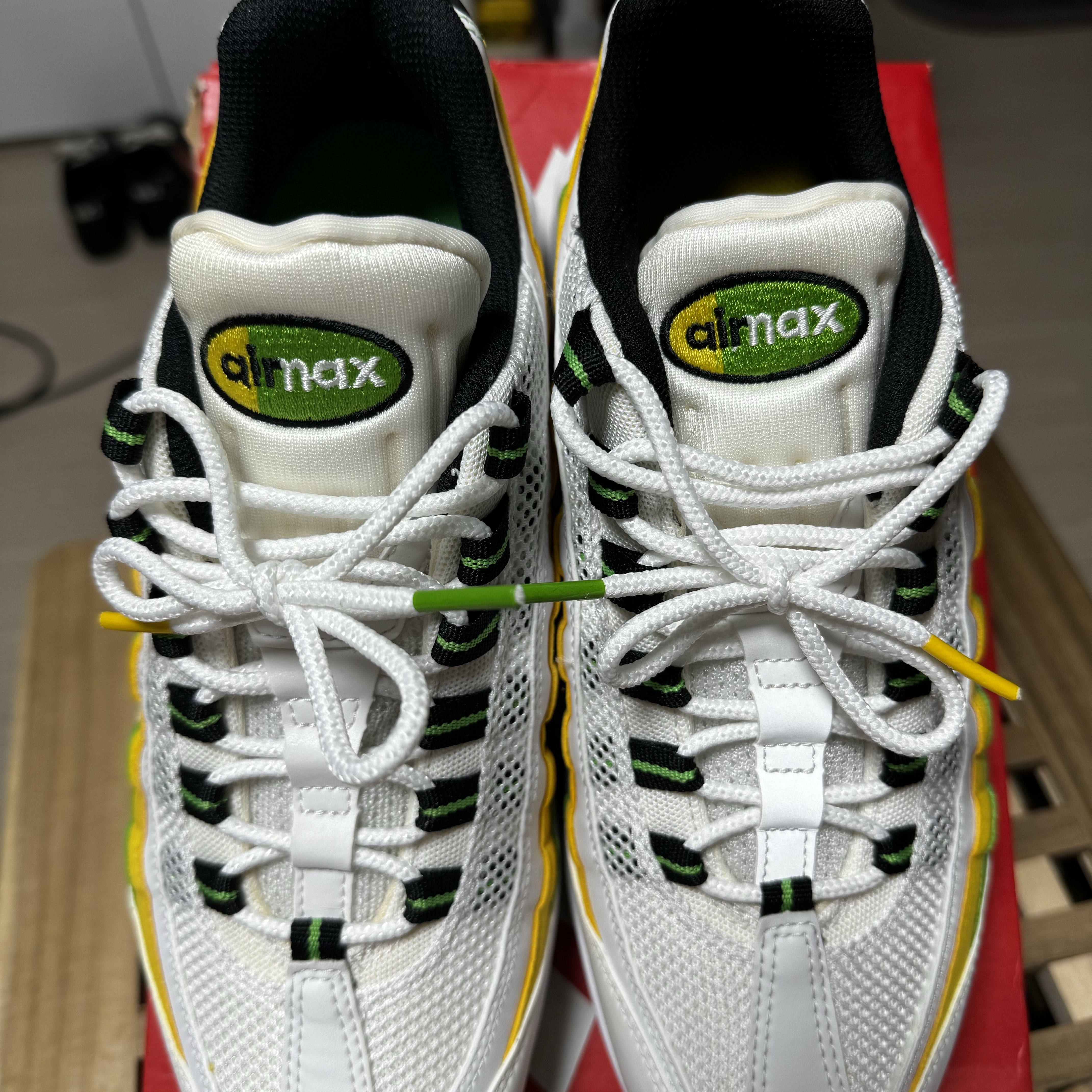 Nike Air Max 95 Essential Lemon Lime 착용 스타일 - 2