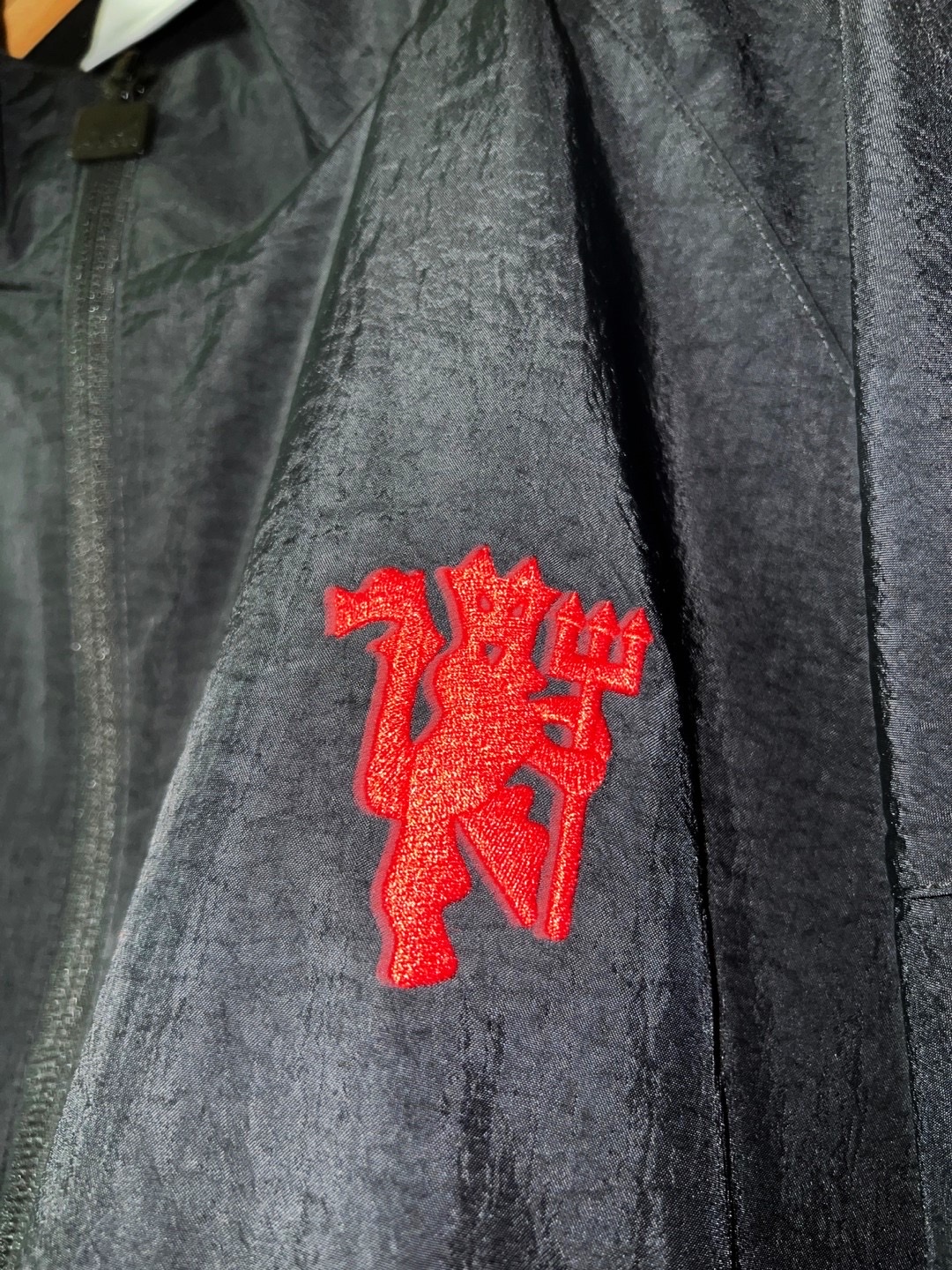 Adidas Manchester United Originals Track Top Black Red - KR Sizing 착용 스타일