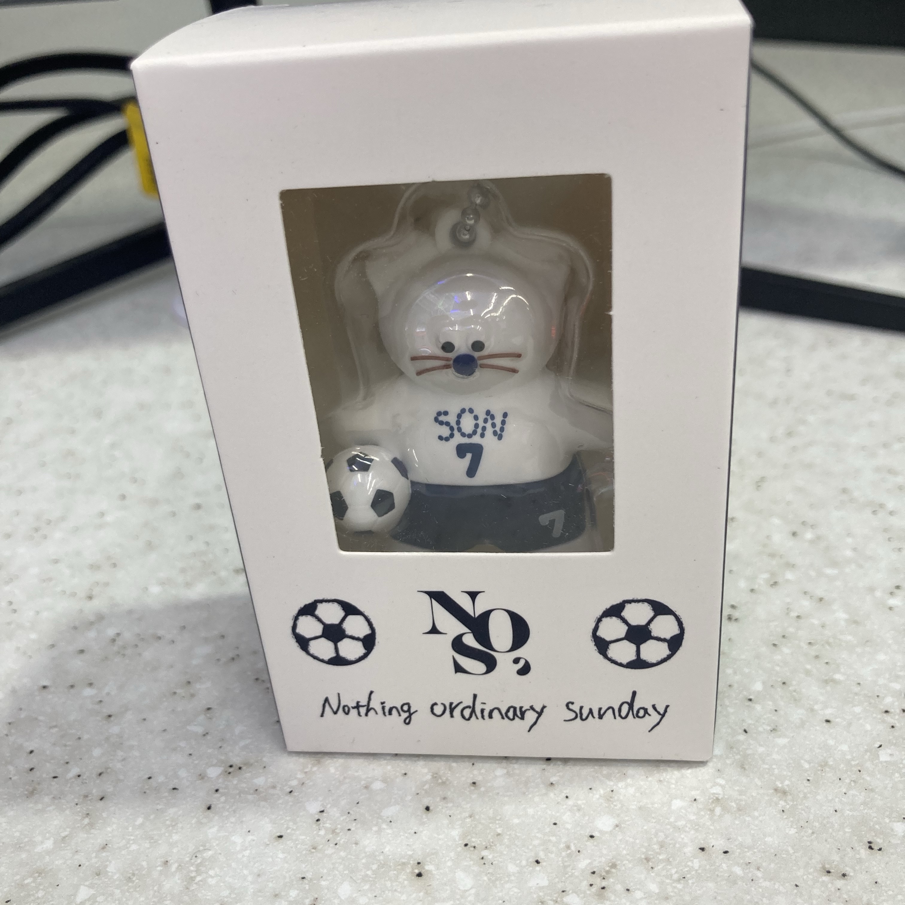 Monamhee x NOS7 SON.hee Figure Keyring Cream 착용 스타일