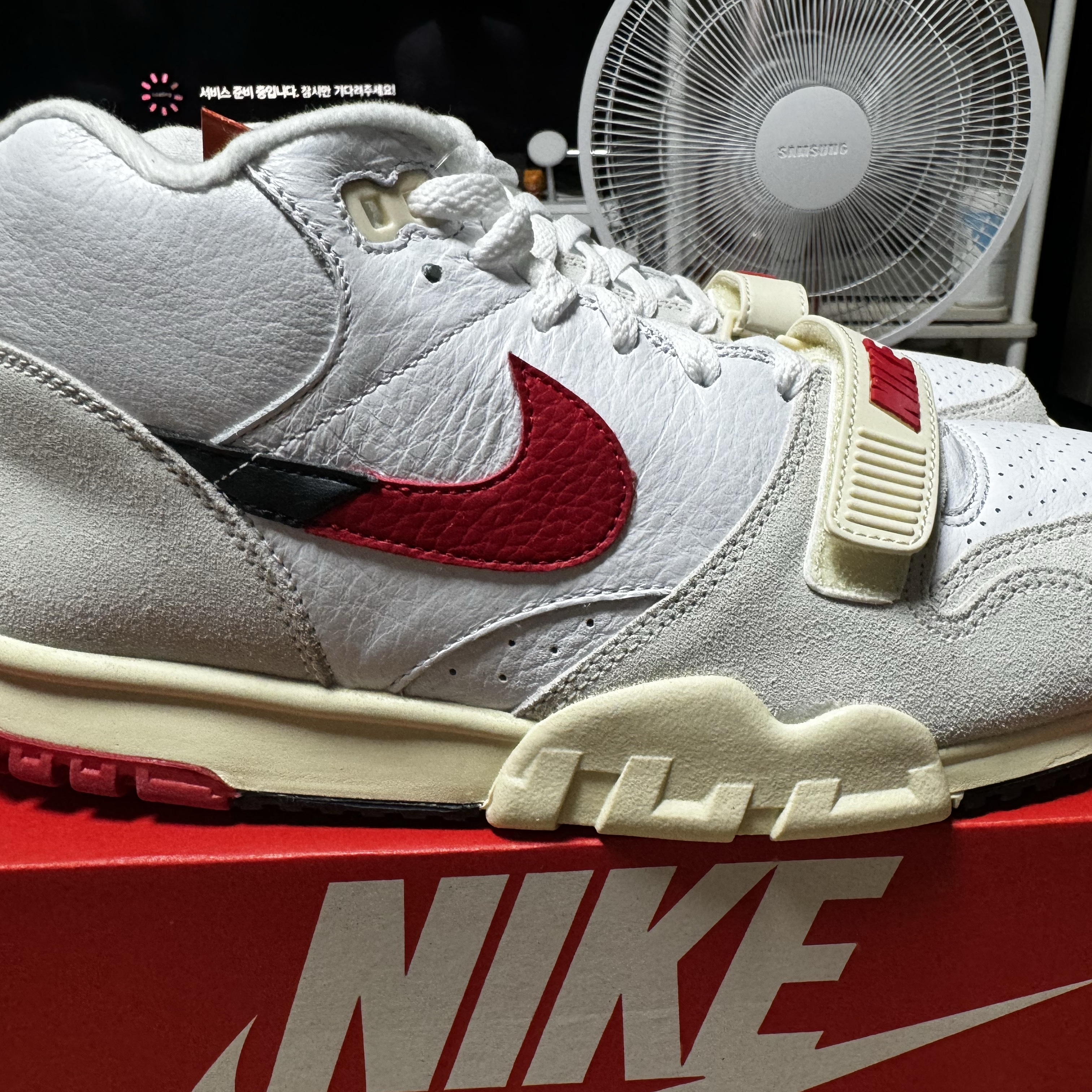 Nike Air Trainer 1 White University Red 착용 스타일 - 3