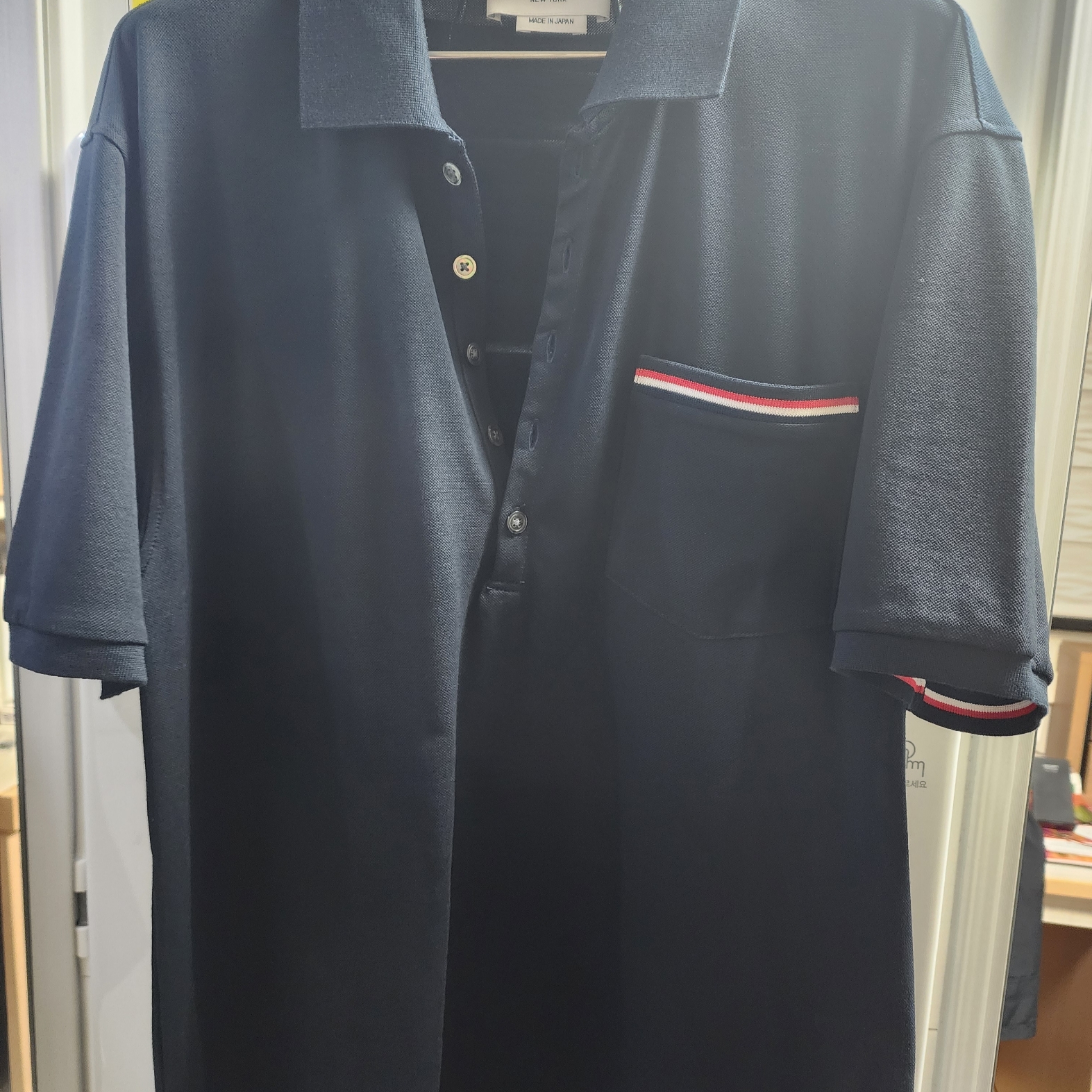 Thom Browne RWB Pocket Trim Pique Polo Shirt Navy 착용 스타일