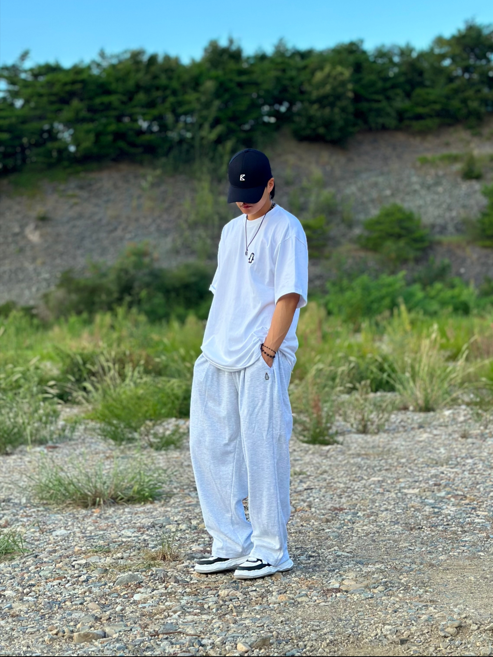 Maison Mihara Yasuhiro Wayne OG Sole Leather Low-top Sneakers Black White 착용 스타일 - 1