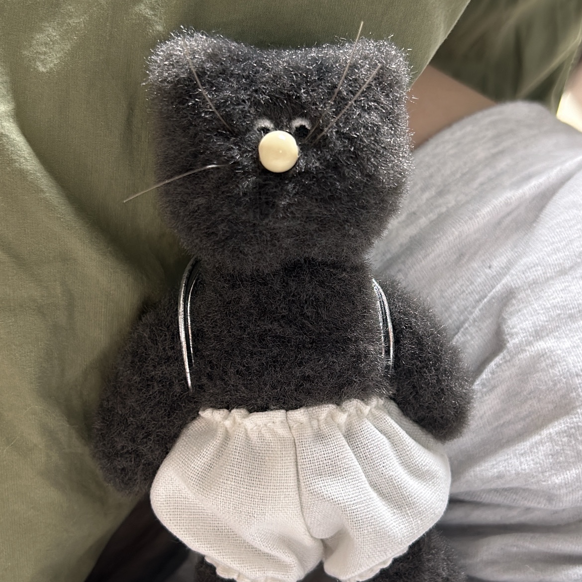 Monamhee x Line Friends Blay Keyring 착용 스타일