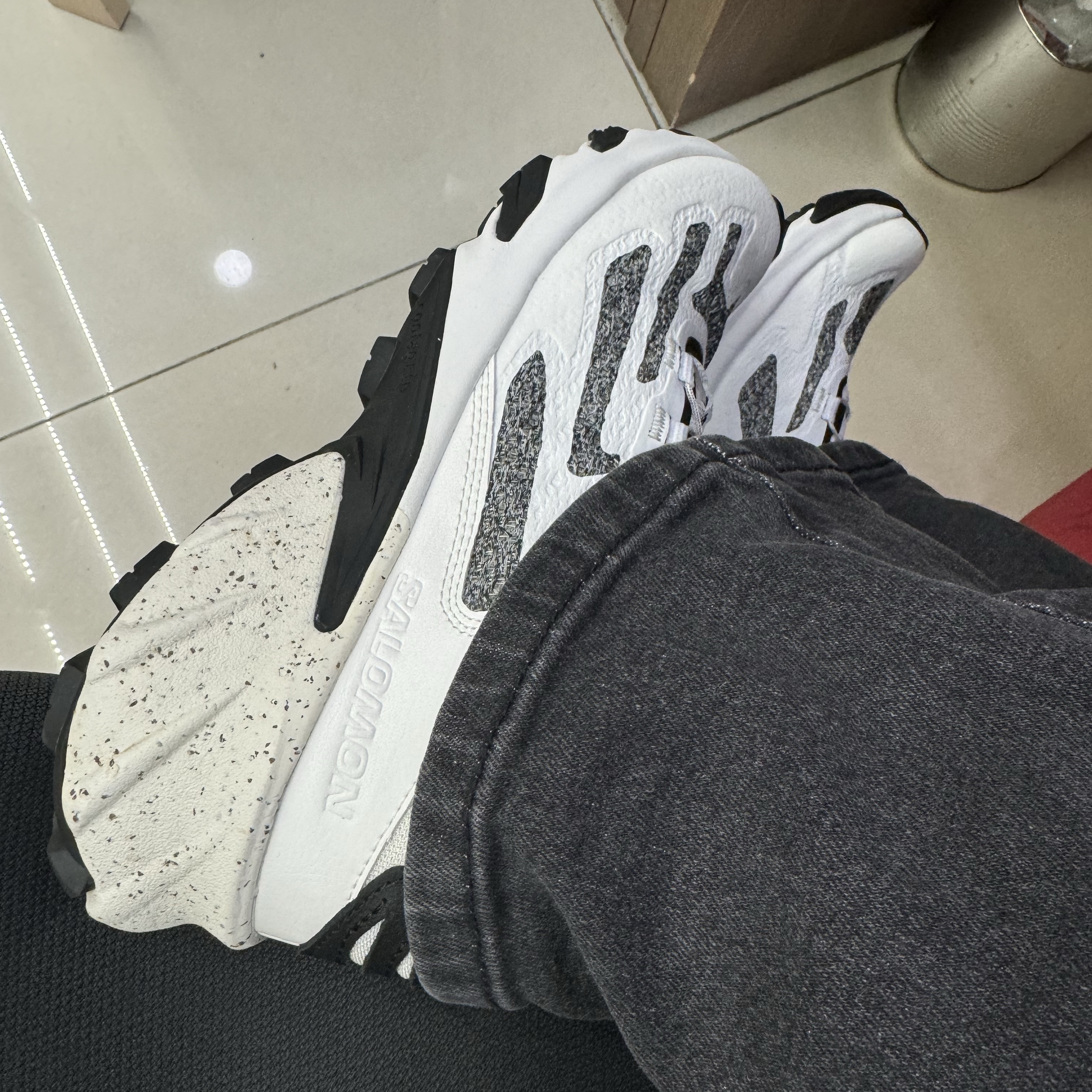 Salomon Speedverse PRG White Vanilla Ice 착용 스타일