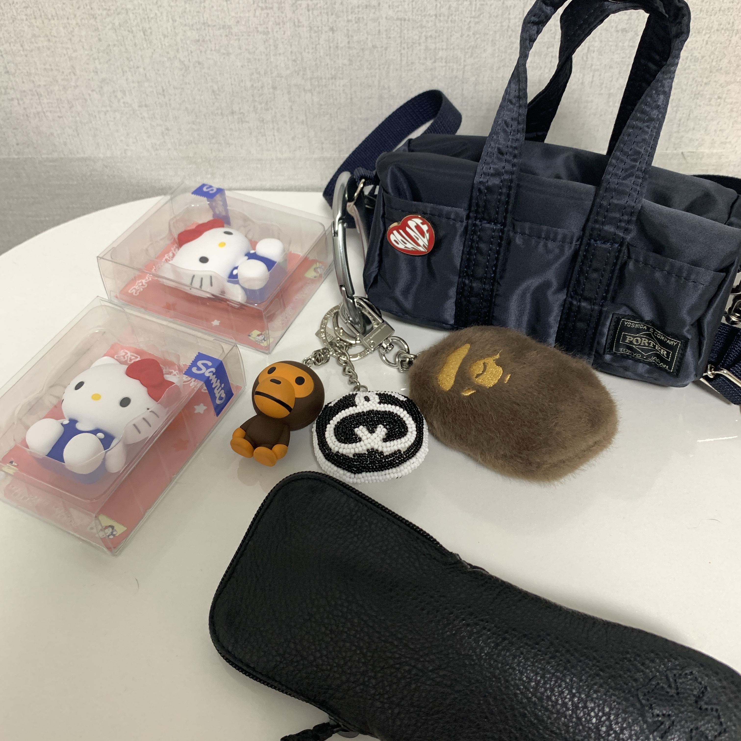Porter Howl 2Way Boston Bag Mini Navy Blue, Stussy SS Link Beaded Ball Keychain Black 착용 스타일