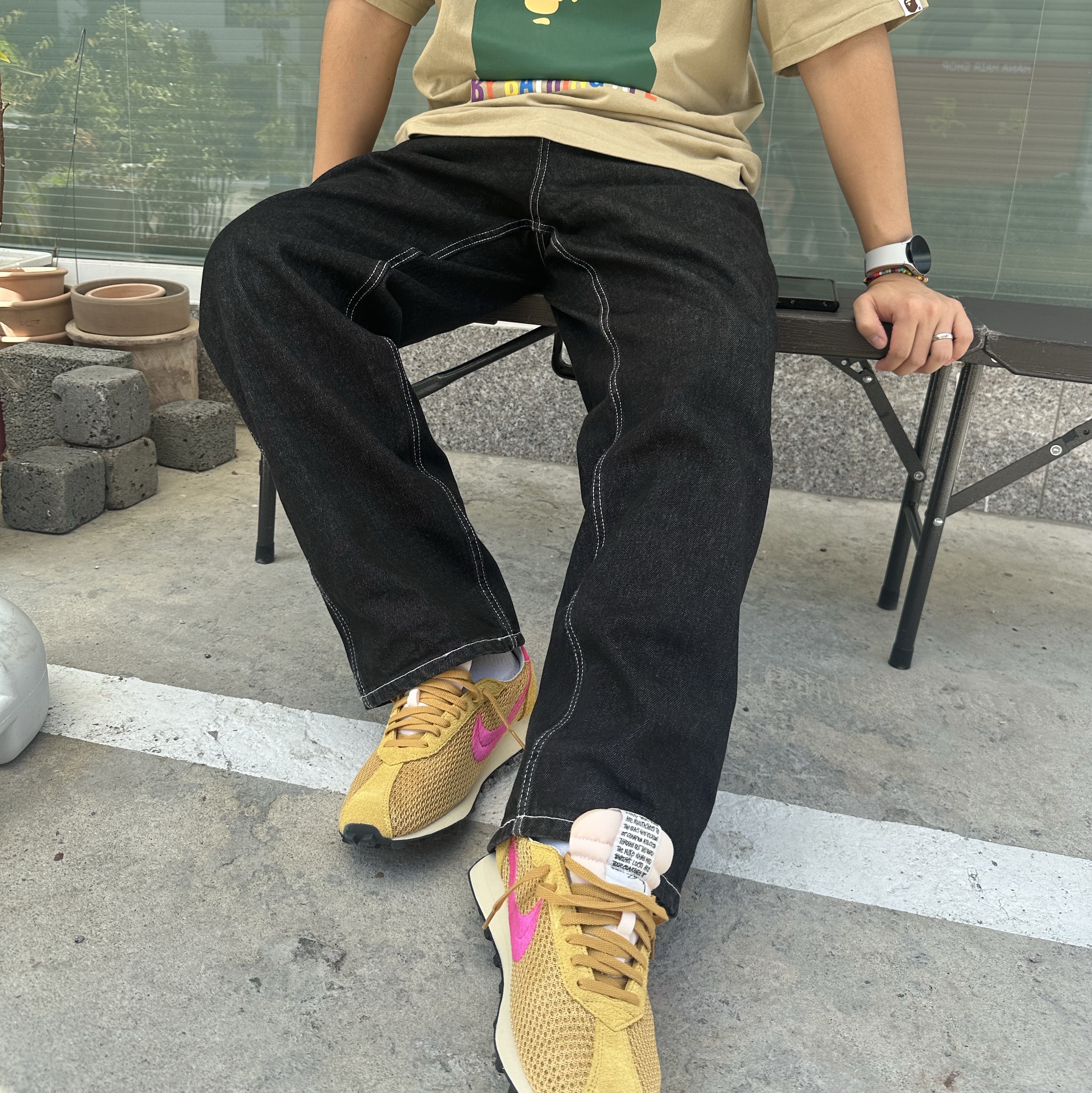 Nike x Stussy LD-1000 SP Sanded Gold and Laser Fuchsia, BAPE Colors by Bathing Ape T-Shirt Beige 착용 스타일