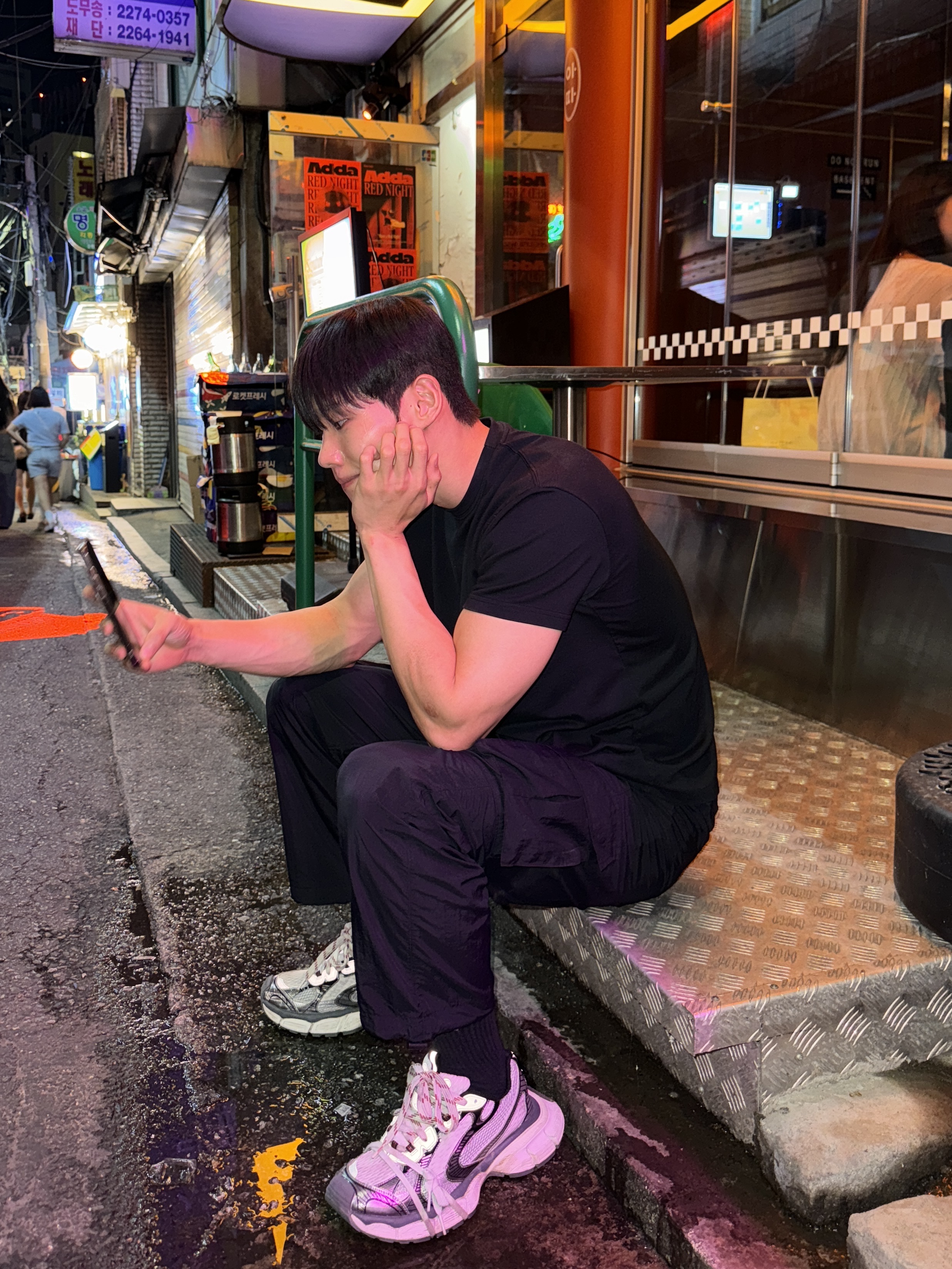 Balenciaga 3XL Sneakers Grey White Red, Stussy Basic Stussy T-Shirt Black 2024, 2025 착용 스타일 - 2