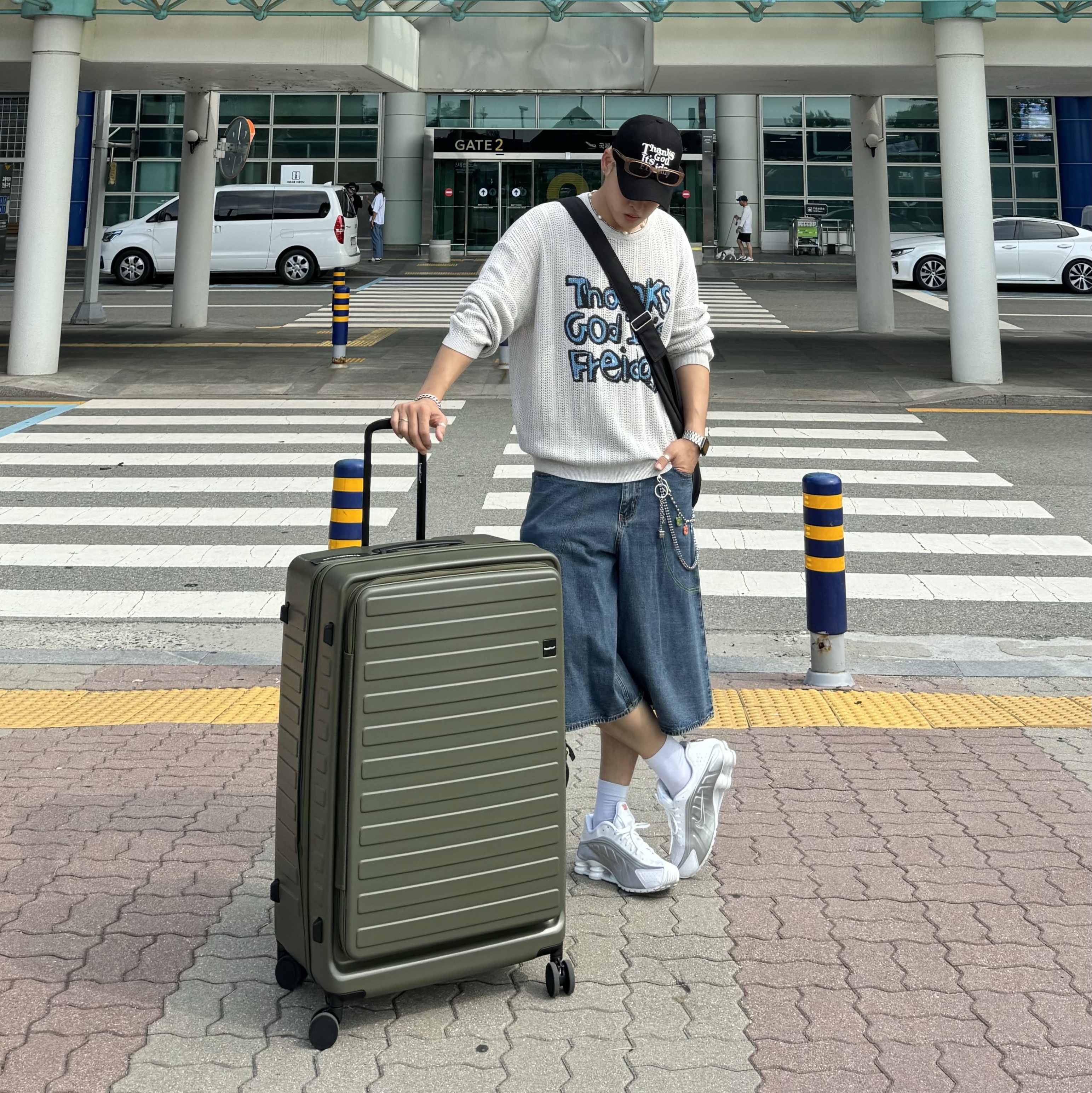 (W) Nike Shox R4 White Metallic Silver 착용 스타일 - 2