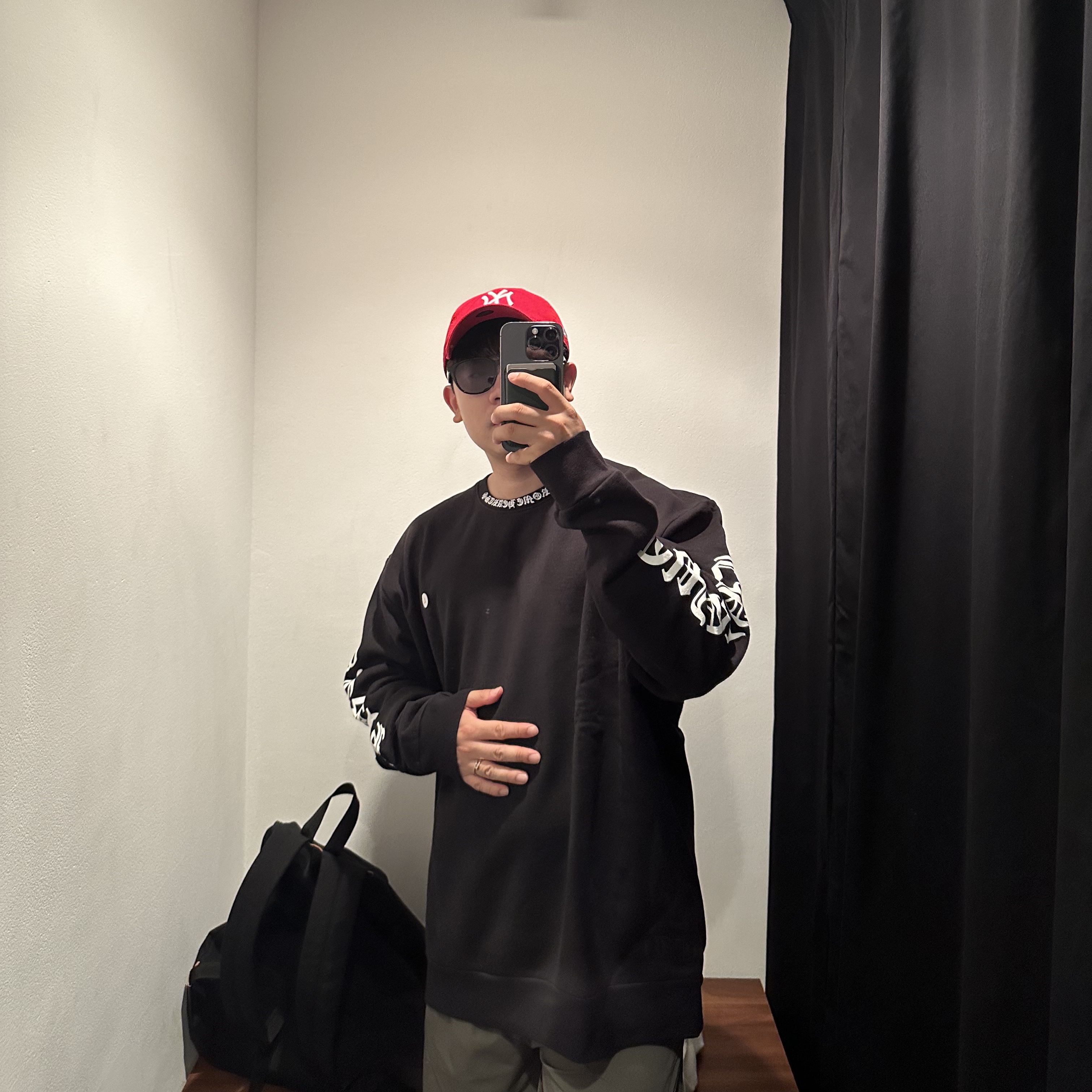Chrome Hearts Neck Logo Crewneck Sweatshirt Black 착용 스타일