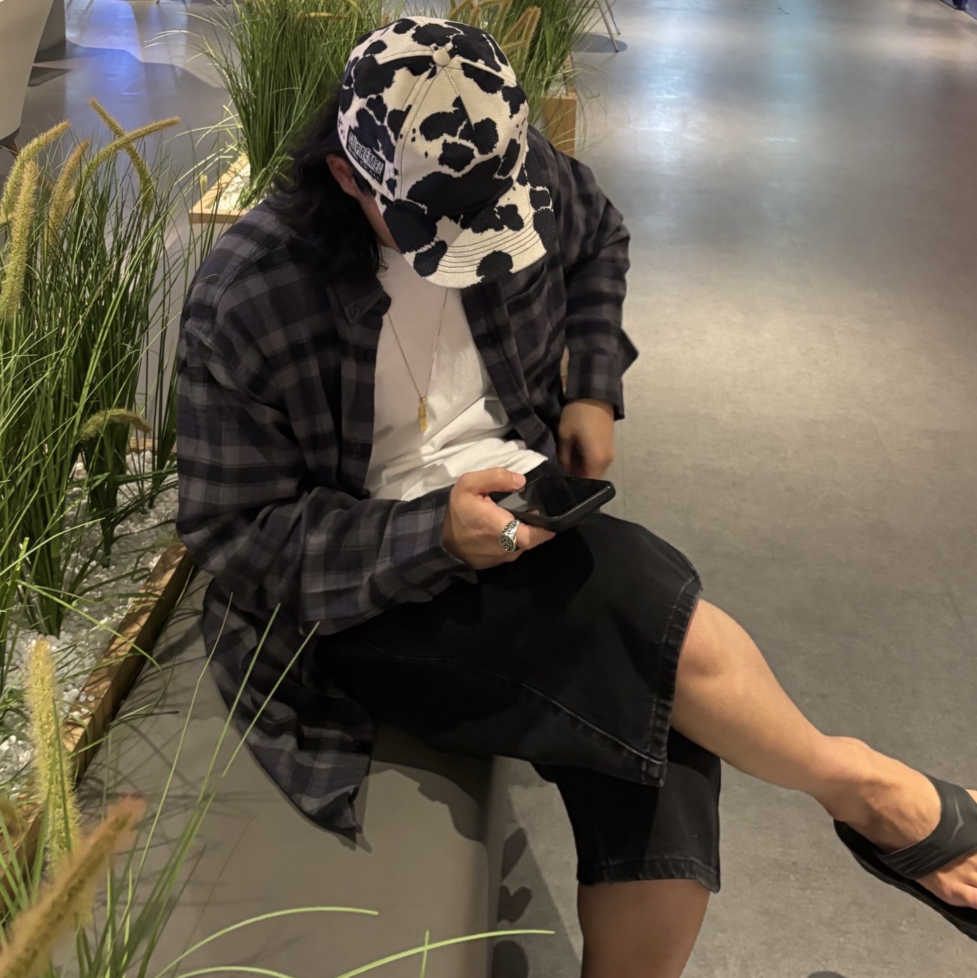 Supreme Plaid Flannel Shirt Black - 24SS, Supreme Baggy Denim Short Black - 24SS 착용 스타일 - 3