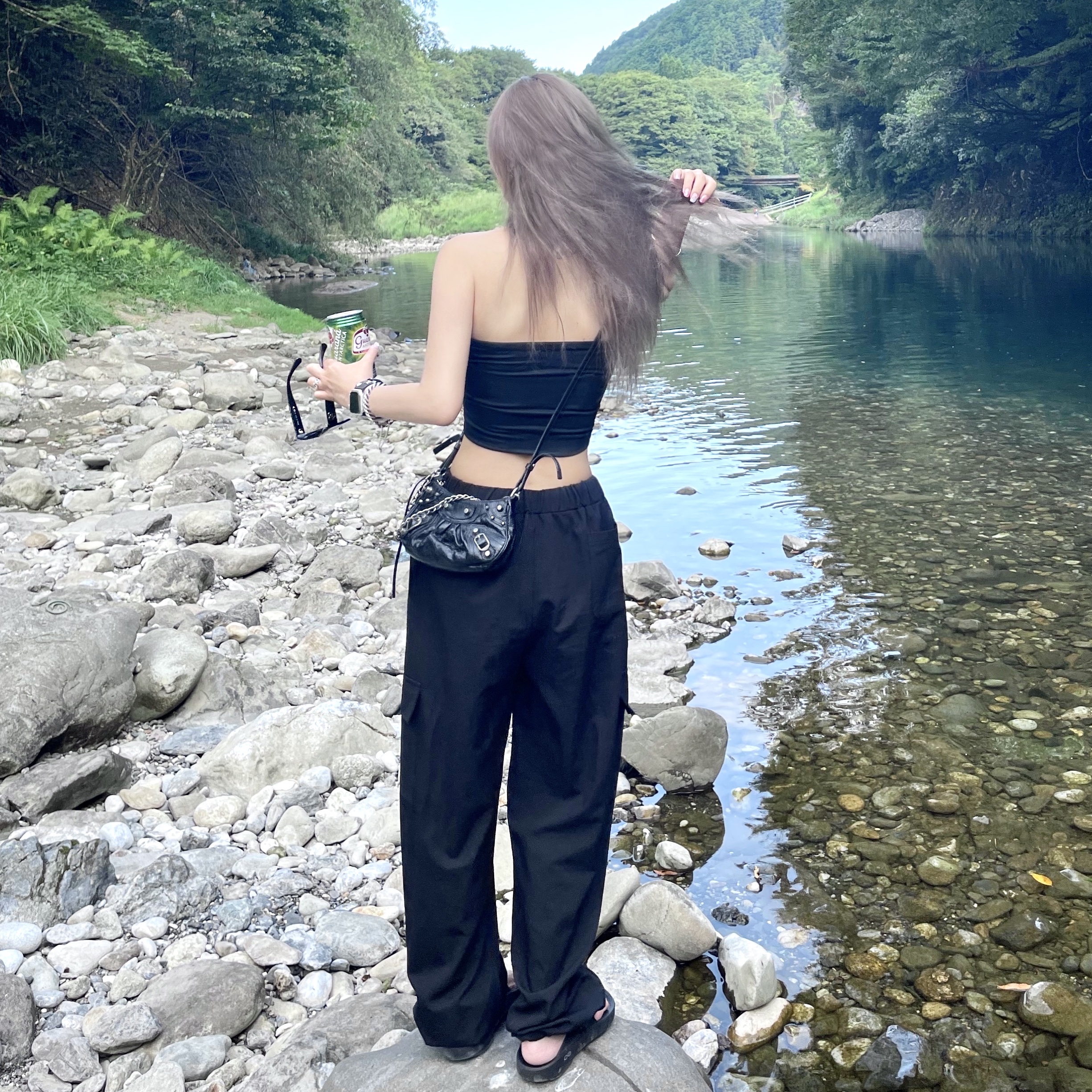Balenciaga Le Cagole Mini Bag with Chain Black, Chanel Square Sunglasses Acetate & Black Frame Grey Lenses International Fit 착용 스타일