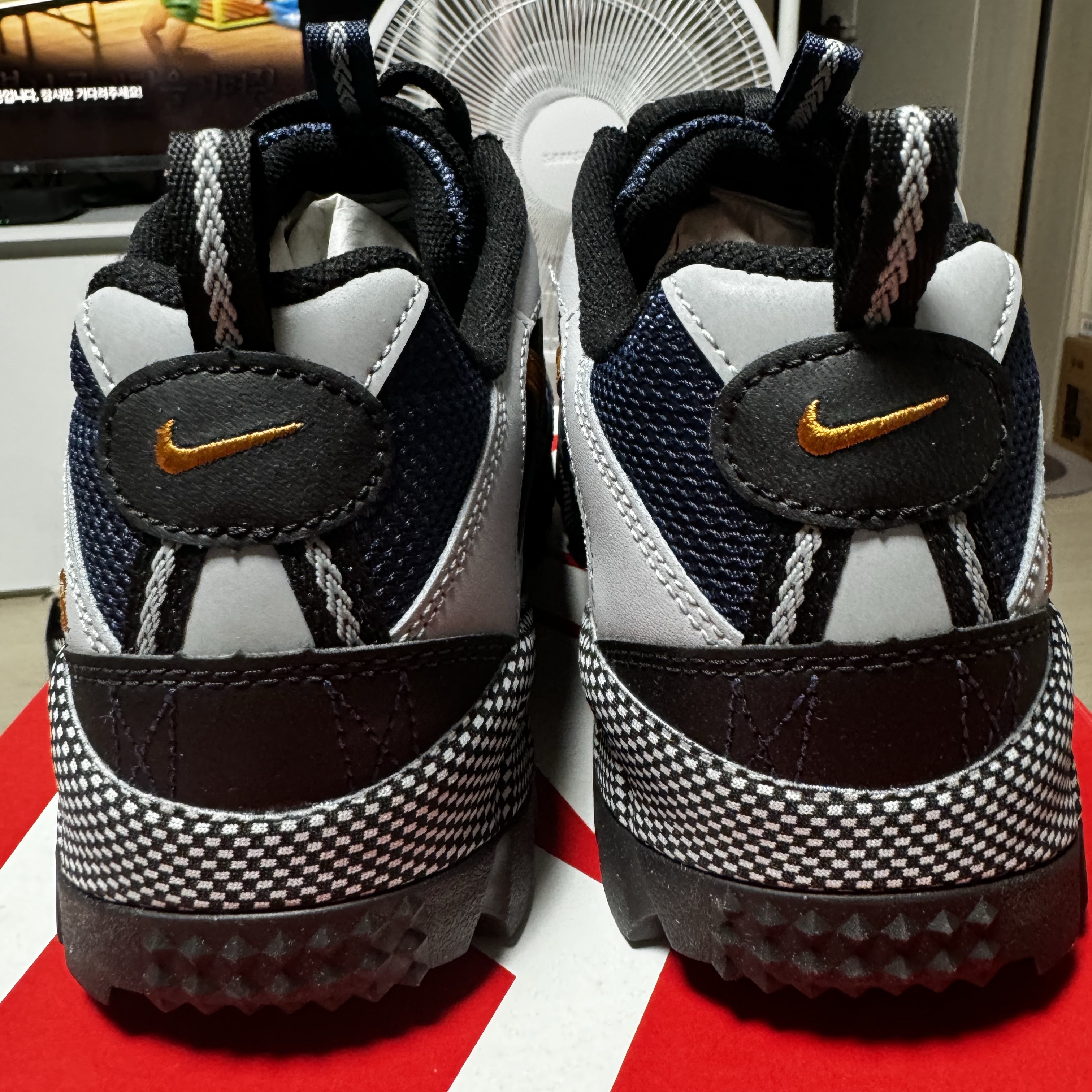 Nike Air Humara Midnight Navy and Obsidian 착용 스타일 - 5