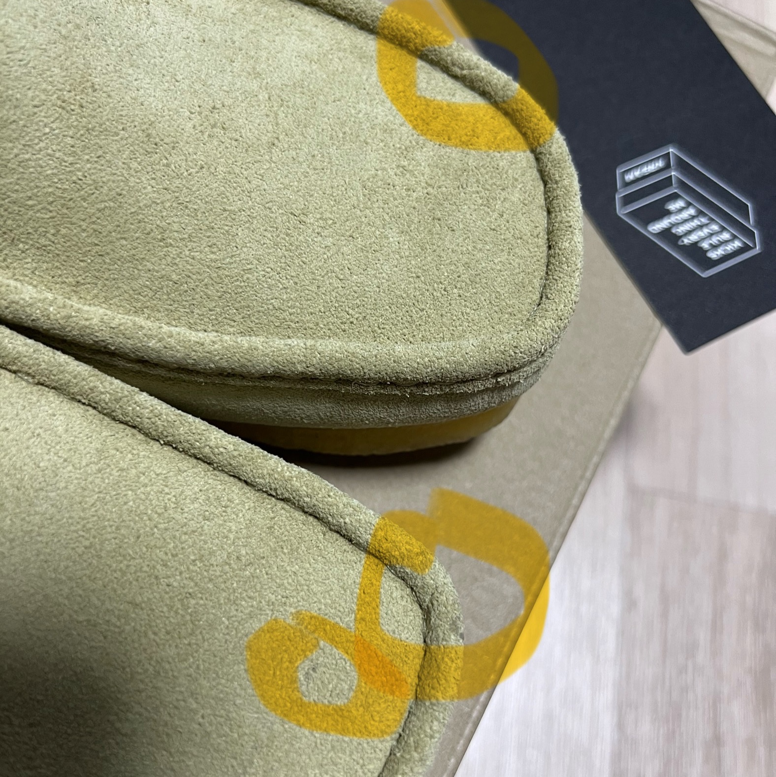 Clarks Wallabee Maple Suede 착용 스타일 - 1