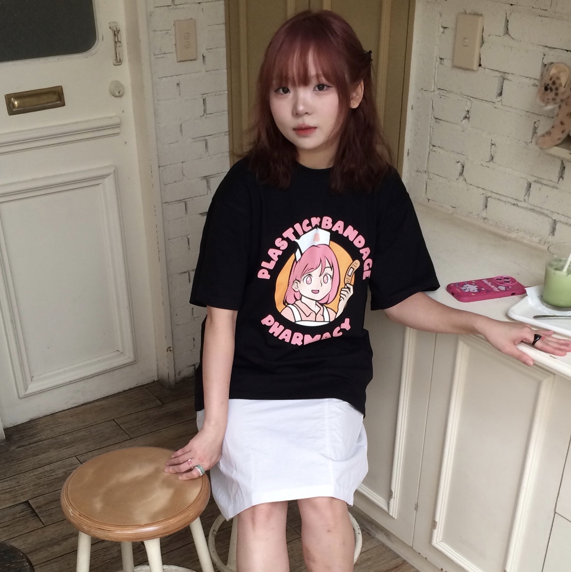 Crocs Classic Metallic Clog Silver, Plastickbandage Nurse Short Sleeve Black 착용 스타일 - 2
