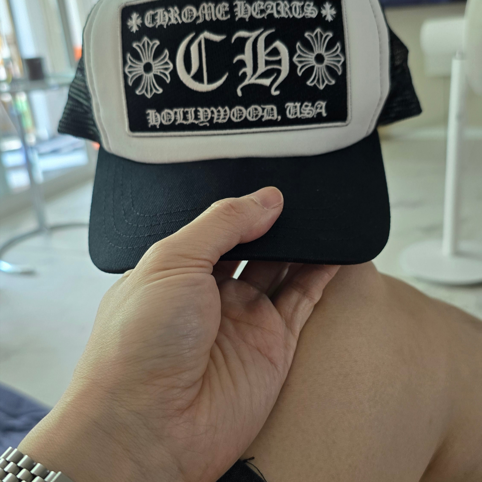 Chrome Hearts CH Hollywood Trucker Hat Black White, Rolex Datejust 41mm 126334 Azzuro Blue Roman Jubilee 착용 스타일