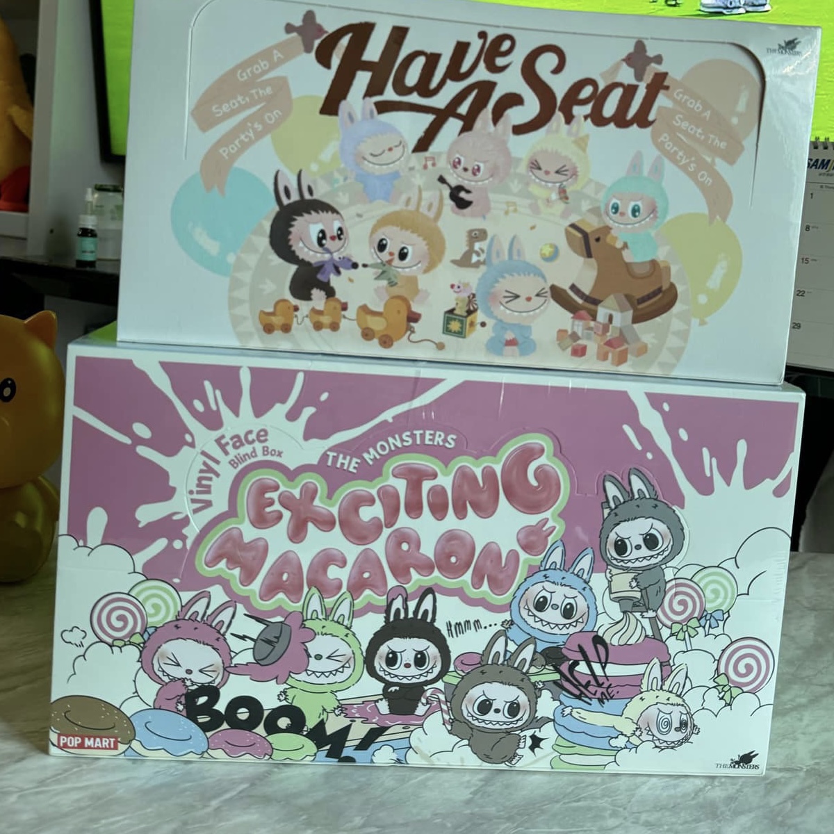 Pop Mart The Monsters Labubu Tasty Macarons Series Sealed Case (6 Blind Boxes) 착용 스타일