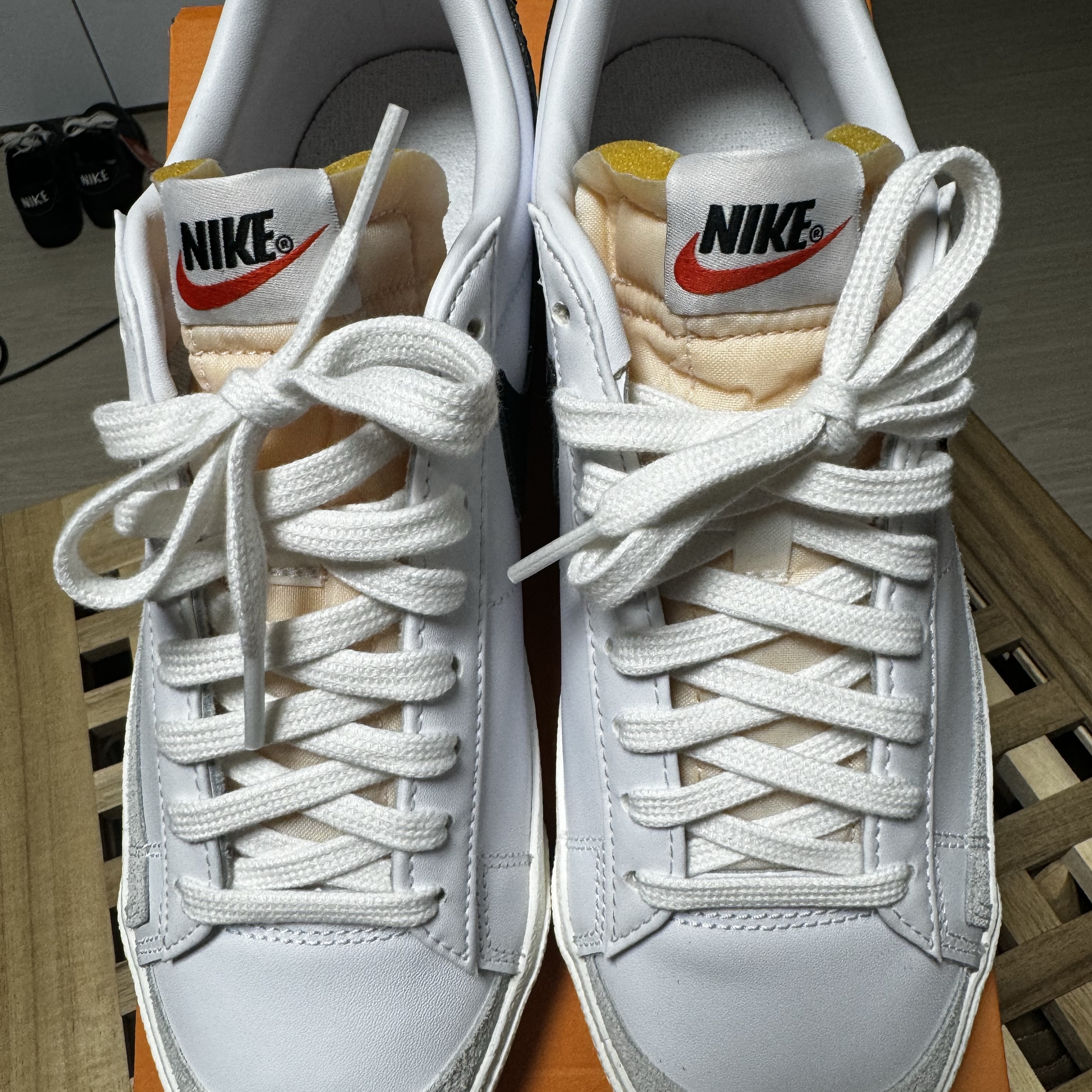 Nike Blazer Low '77 Vintage Black 착용 스타일 - 3