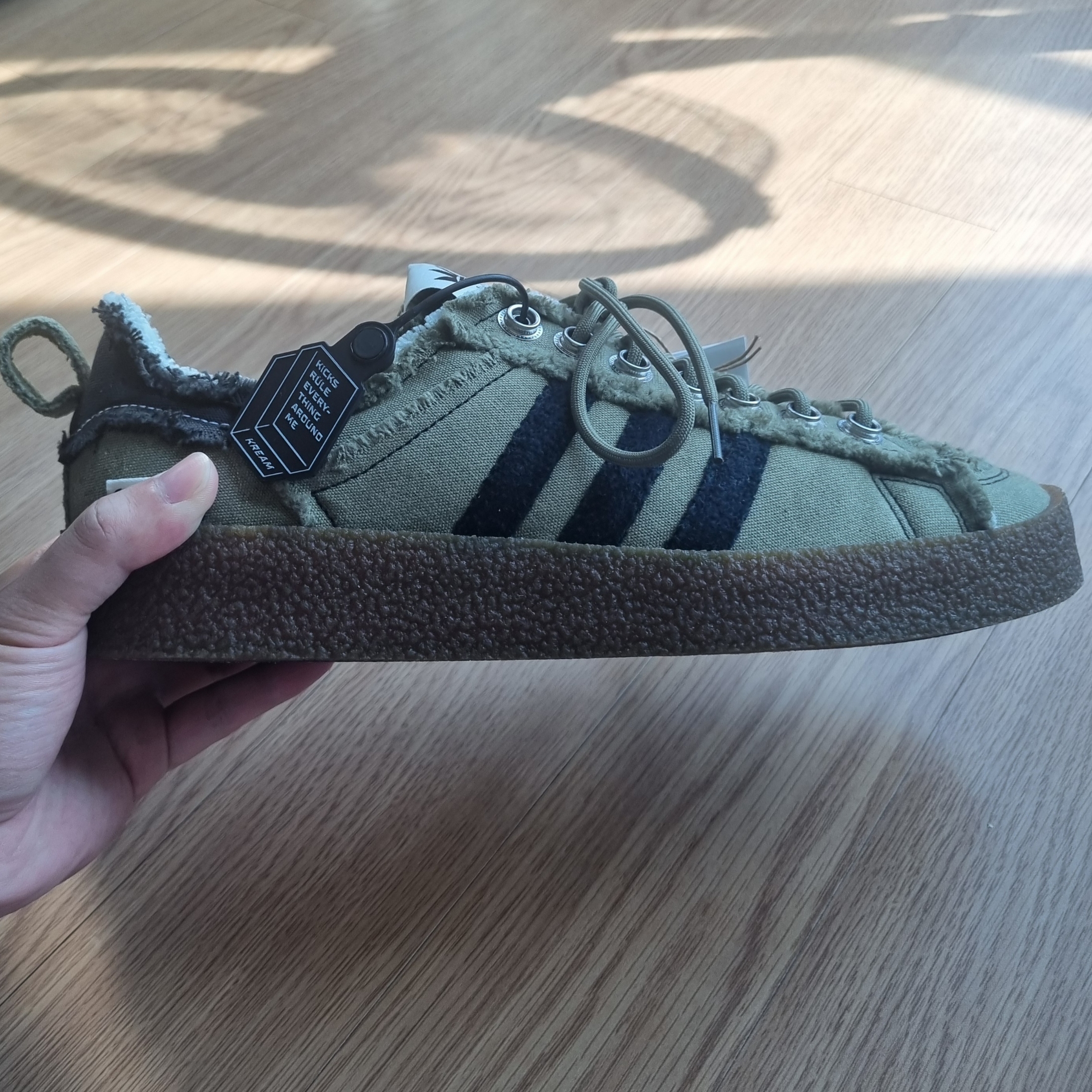 Adidas x Song for the Mute Campus 80s Focus Olive Core Black 착용 스타일 - 2