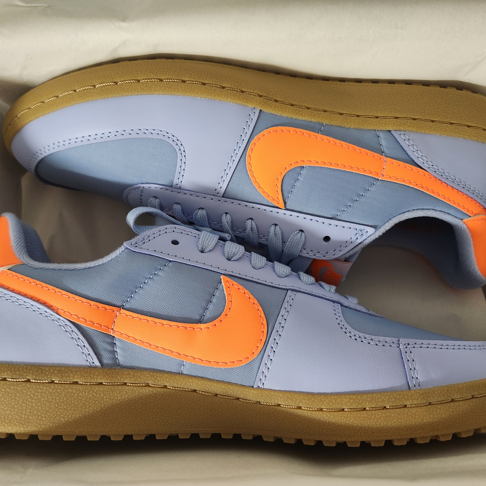 Nike Field General 82 SP Aluminum and Total Orange 착용 스타일 - 2