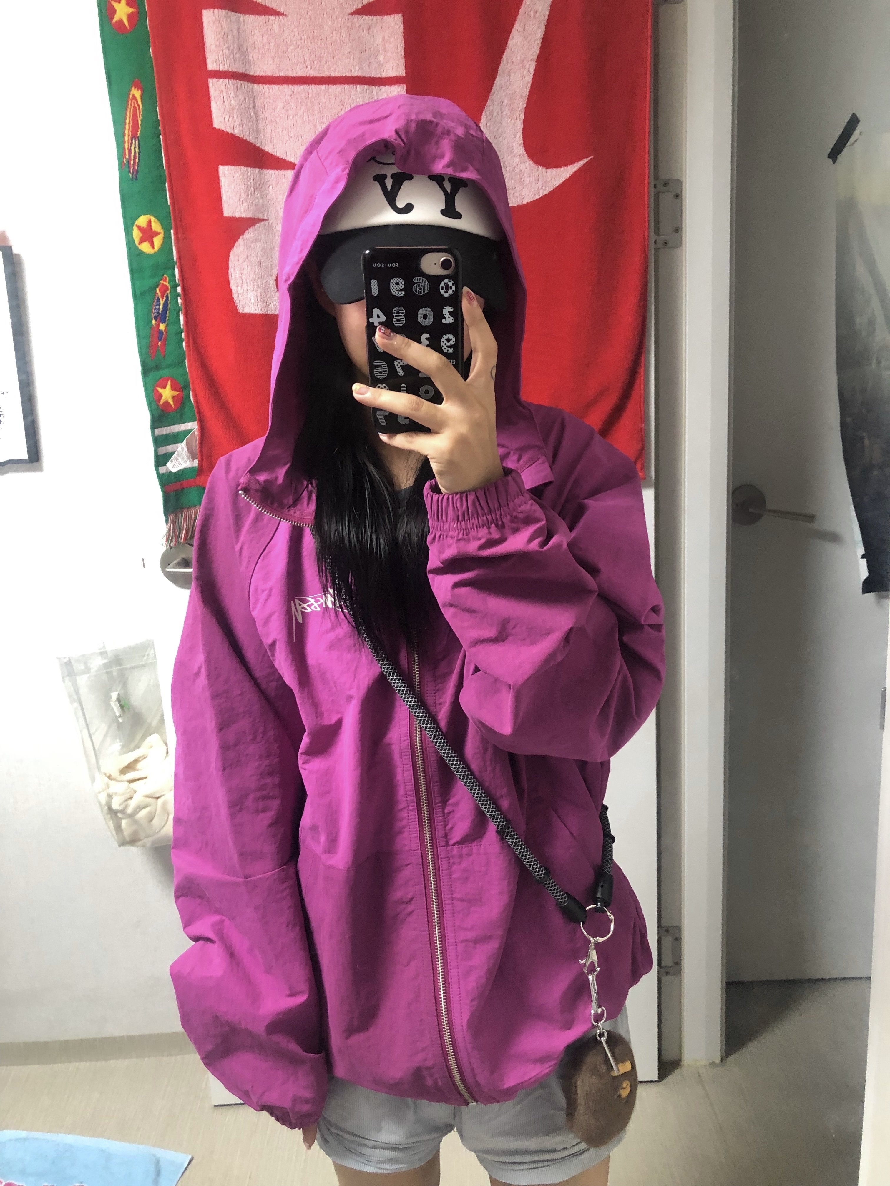 Stussy Wave Dye Beach Shell Jacket Berry, Open Yy x Hello Kitty Trucker Cap Black 착용 스타일