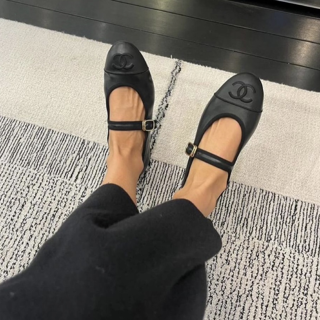 (W) Chanel Mary Jane Lambskin & Black 착용 스타일