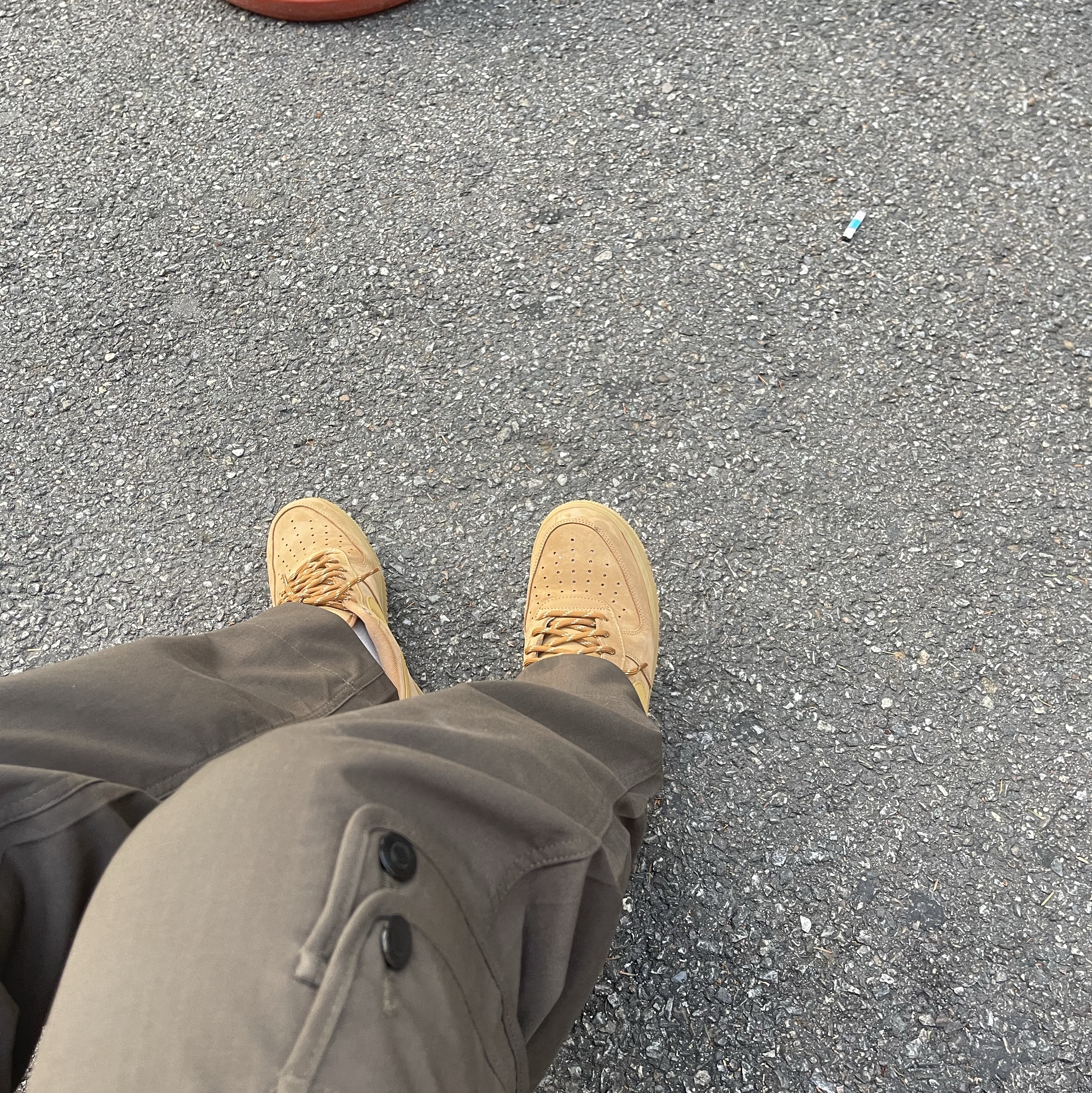 Nike Air Force 1 '07 WB Flax 착용 스타일