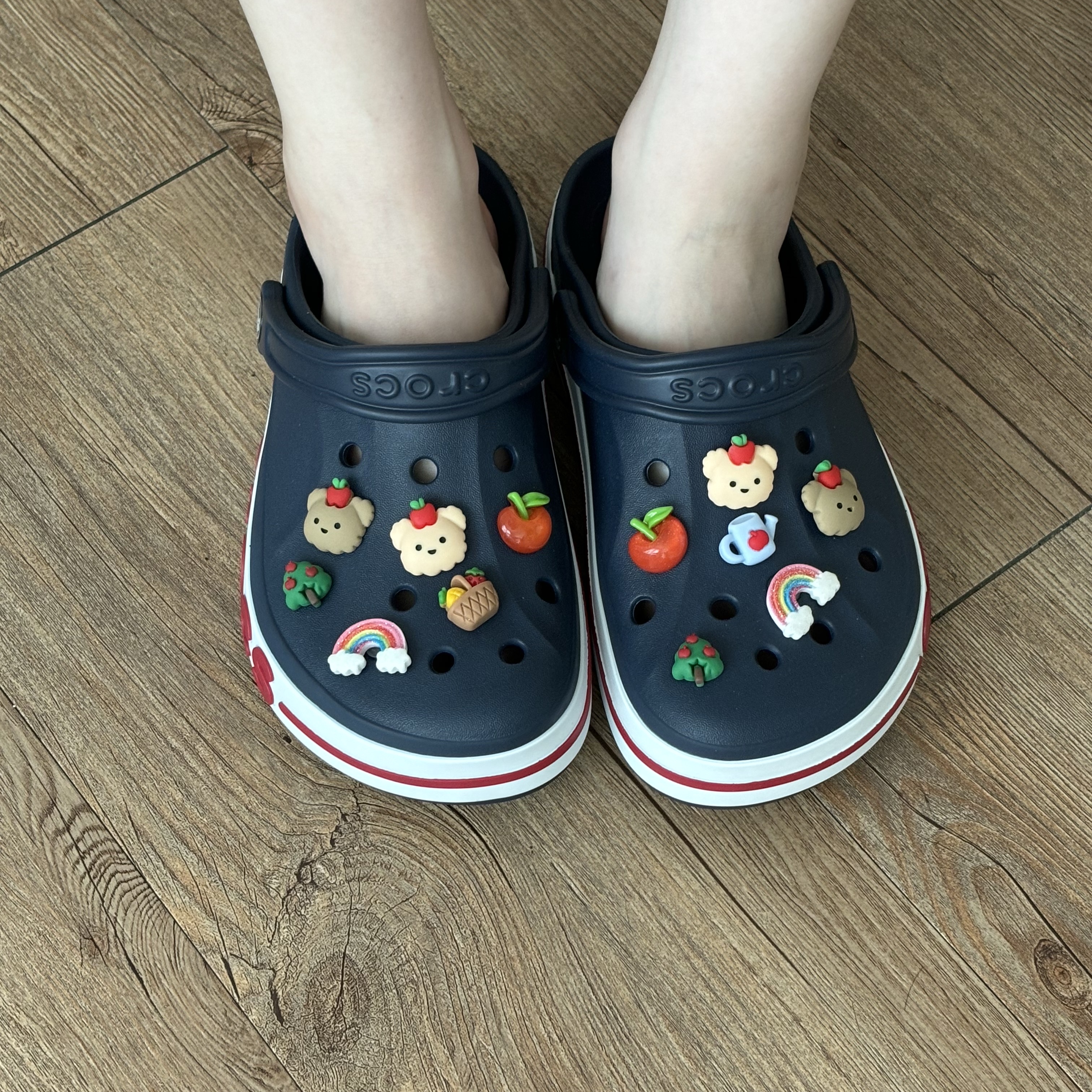 Crocs Bayaband Clog Navy Pepper 착용 스타일