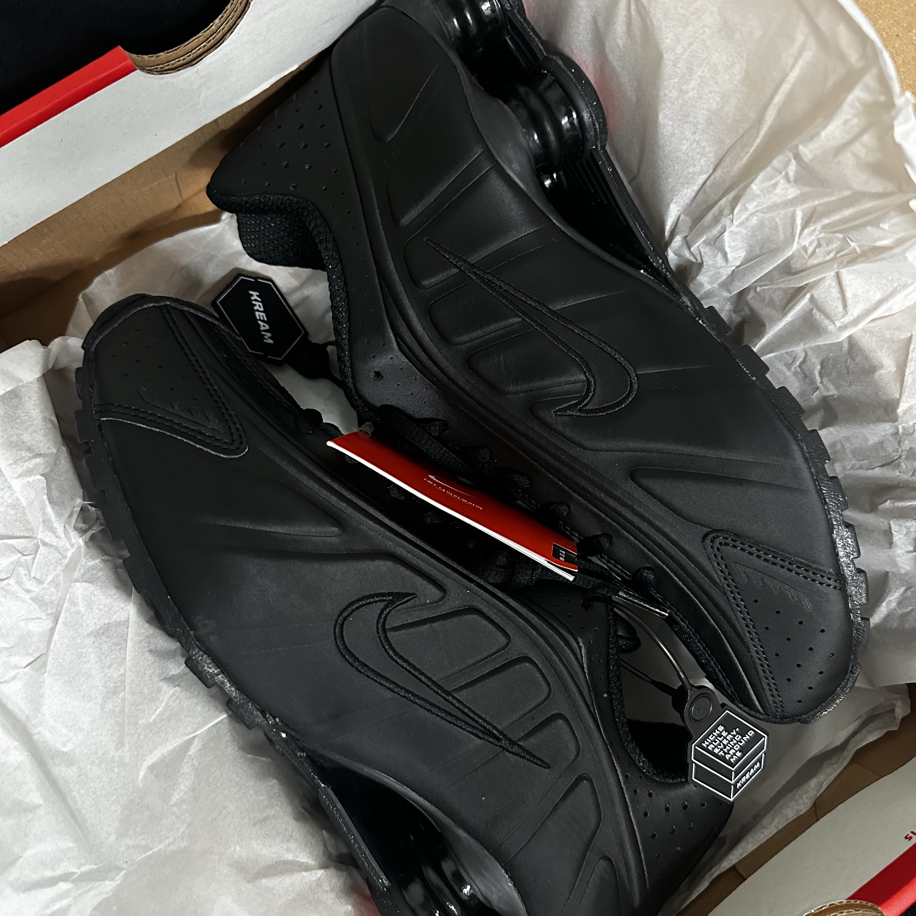 (W) Nike Shox R4 Black 착용 스타일 - 3