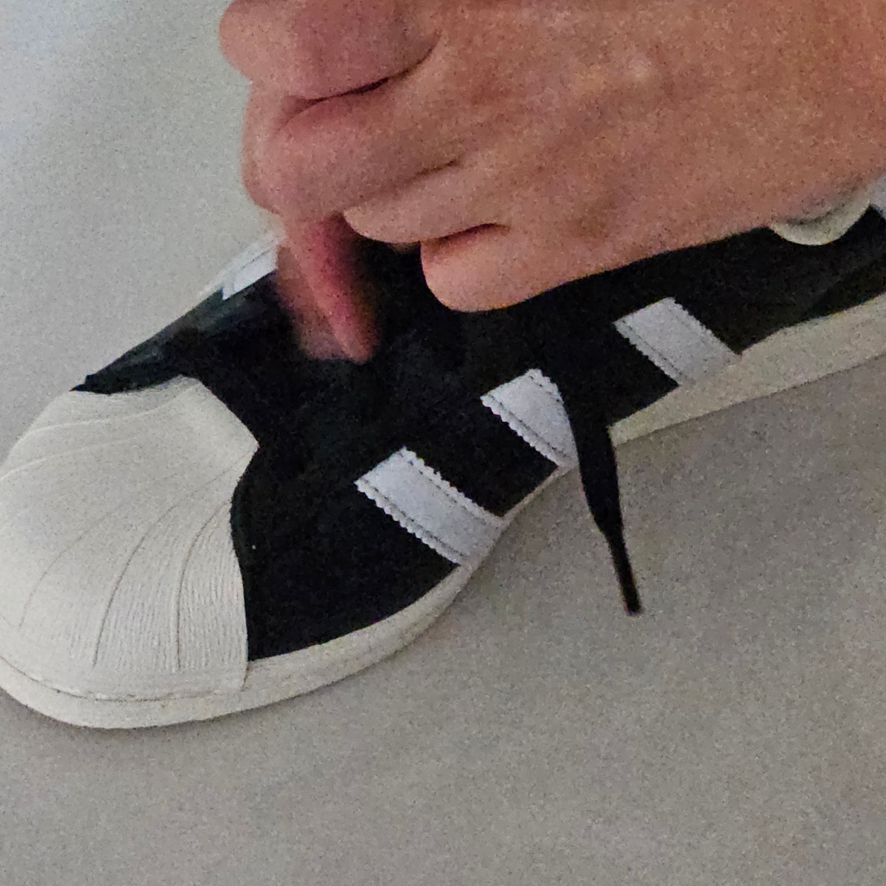 Adidas Superstar 82 FI Core Black 착용 스타일