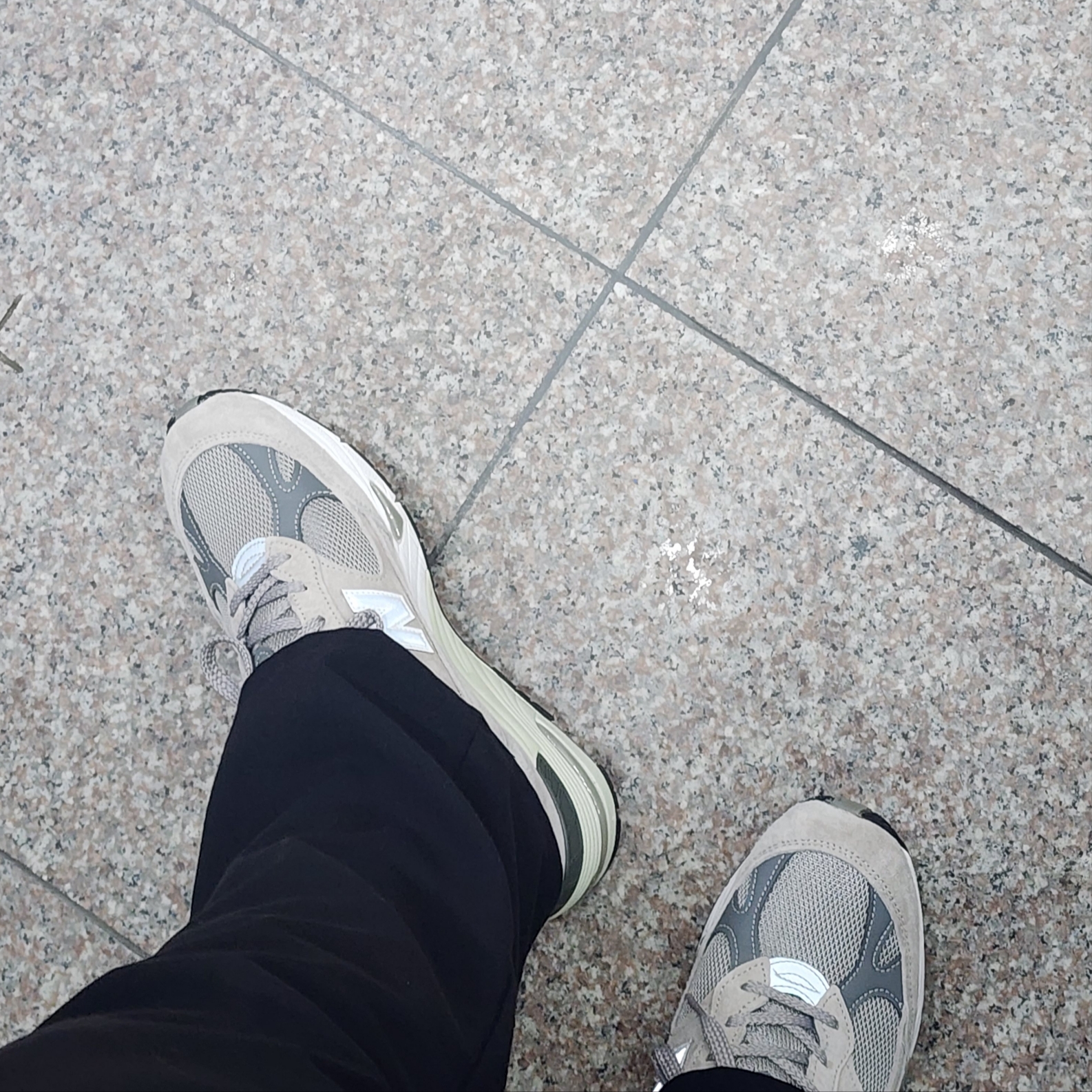 New Balance 991 Made in UK Grey 착용 스타일 - 5