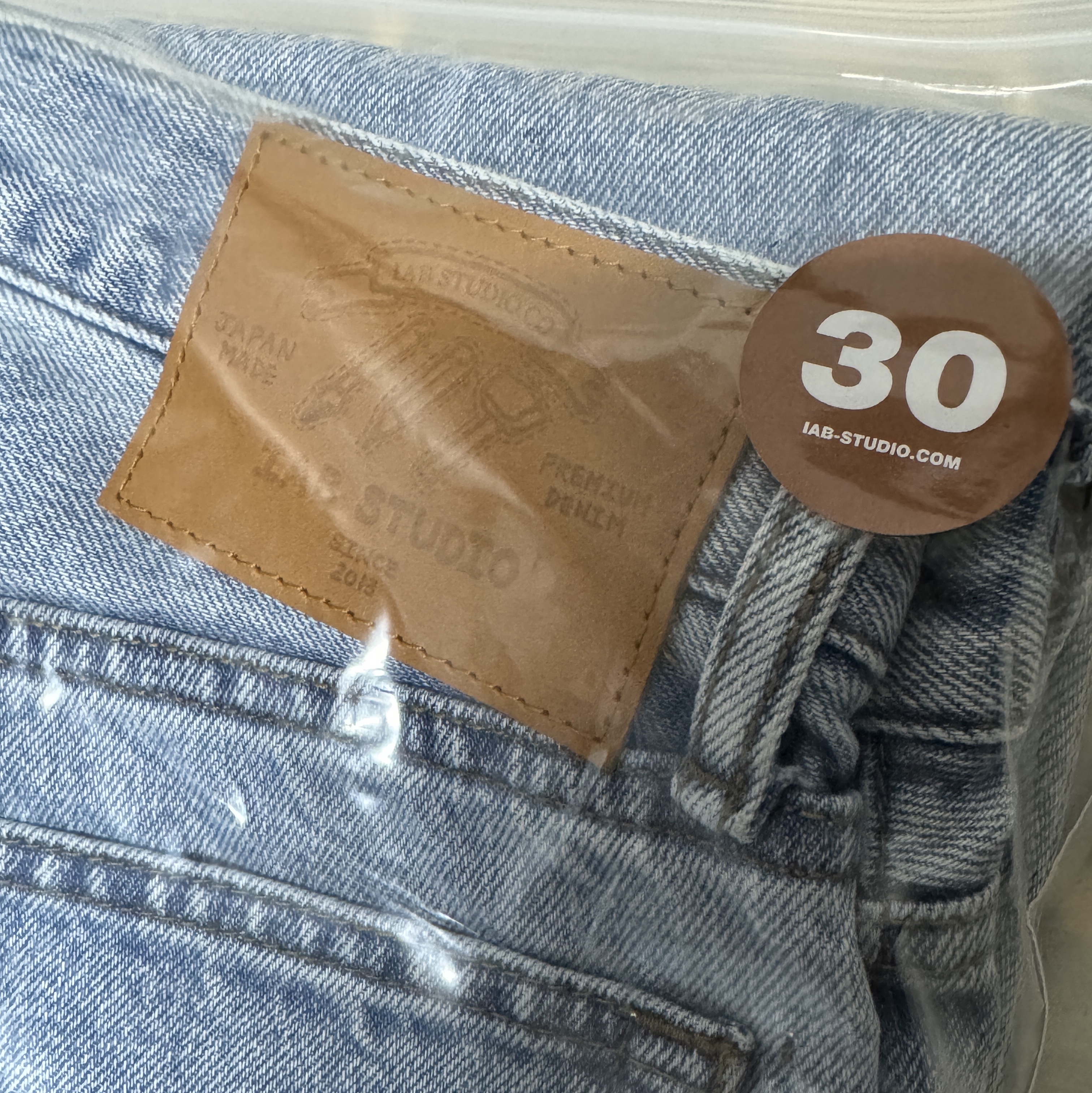 IAB Studio Japanese Washed Denim Pants Blue 착용 스타일