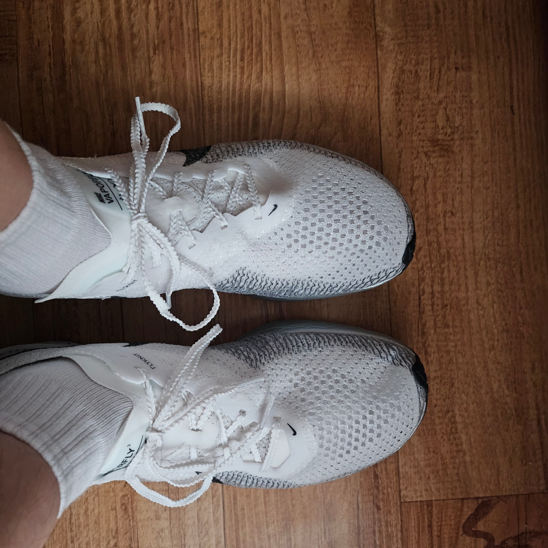 Nike ZoomX Vaporfly Next% 3 White Grey 착용 스타일 - 1